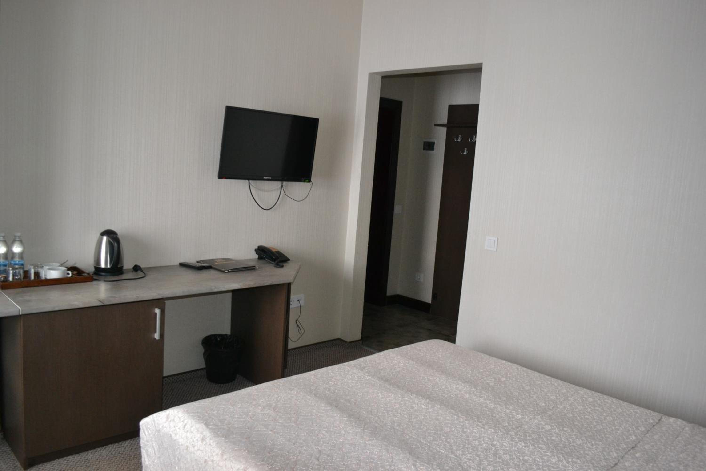 Standard Double Room photo 3