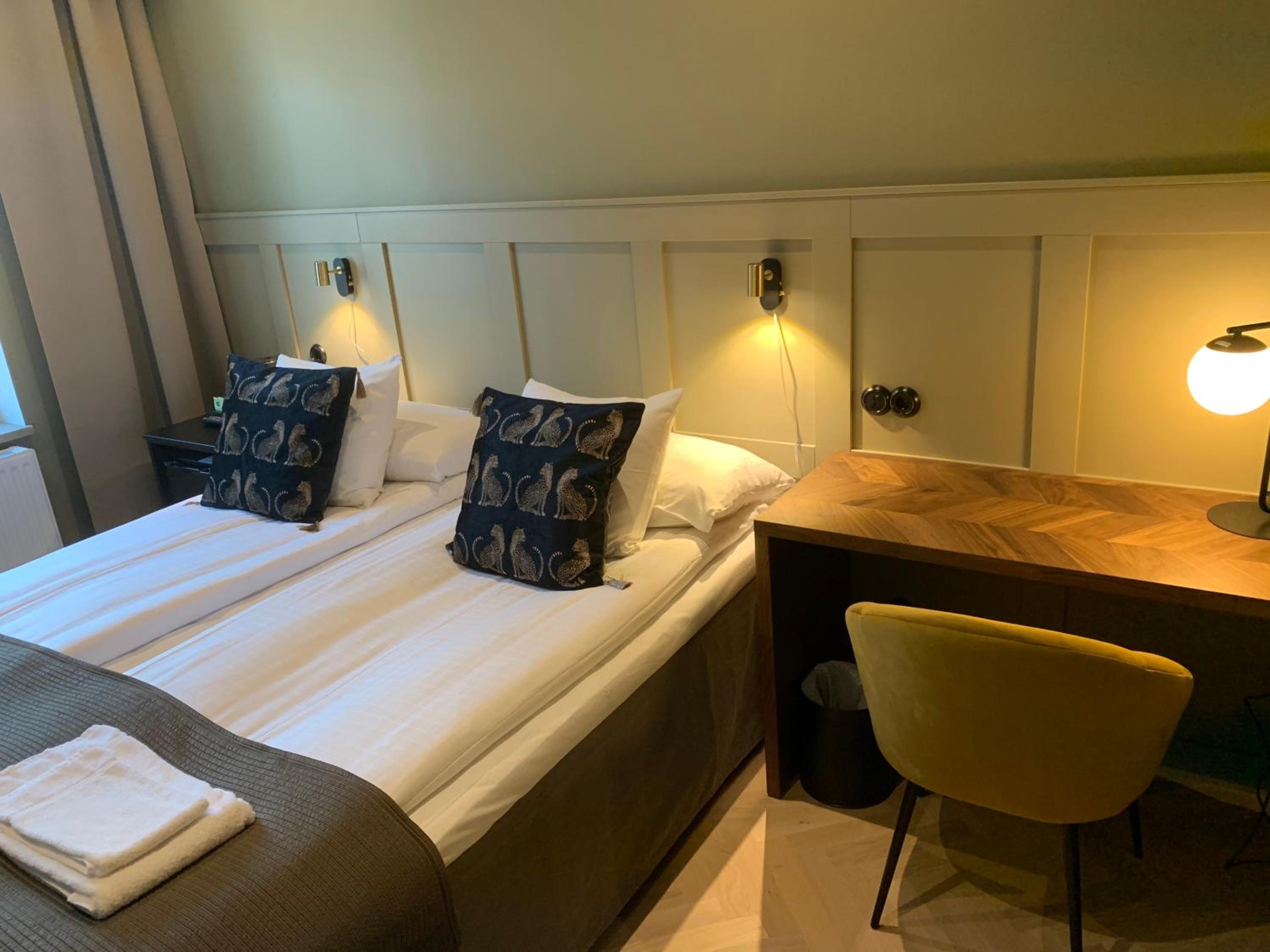 Premium Double Room - Photo 6
