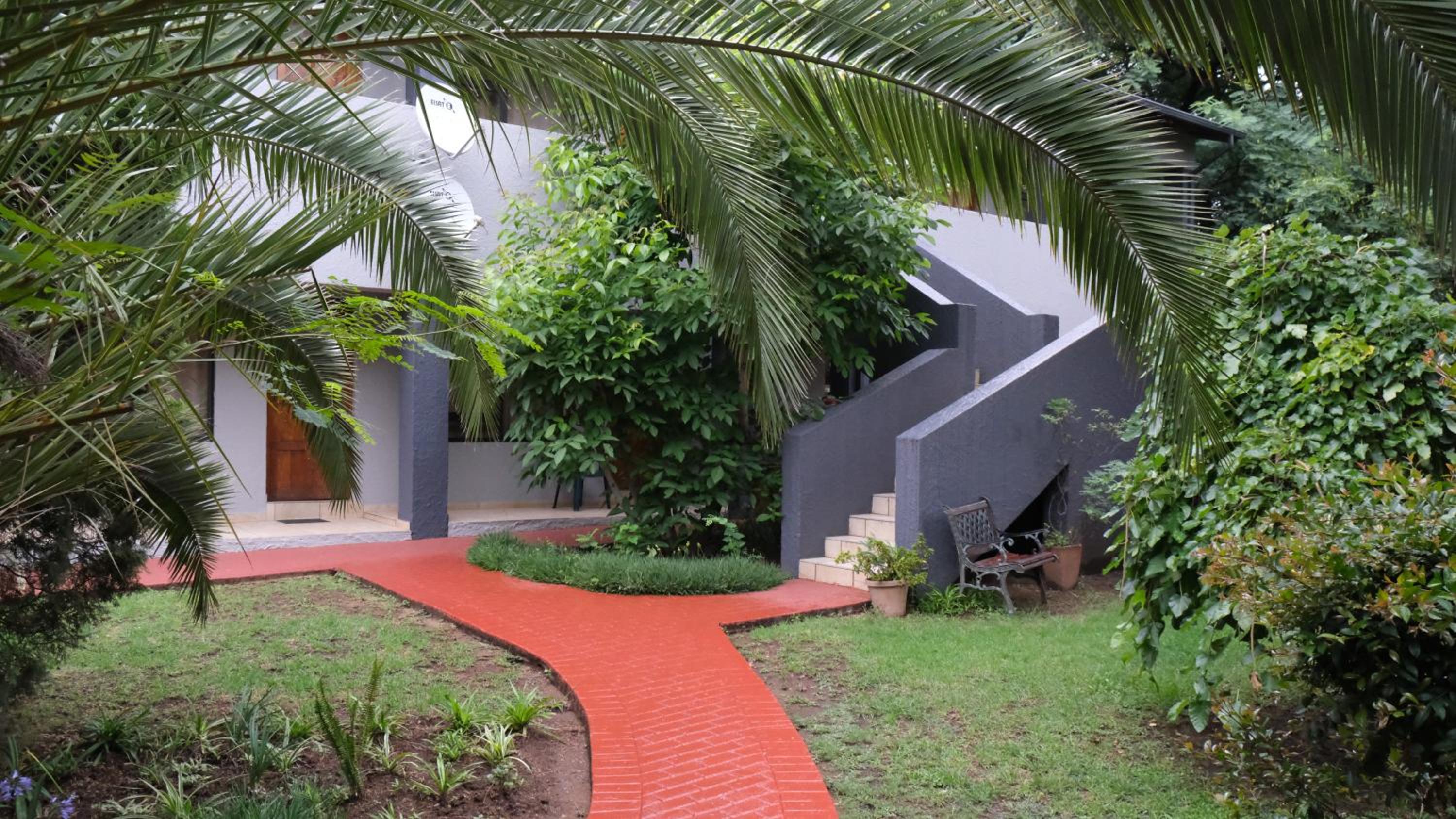 Deluxe Double Room with Balcony photo 3