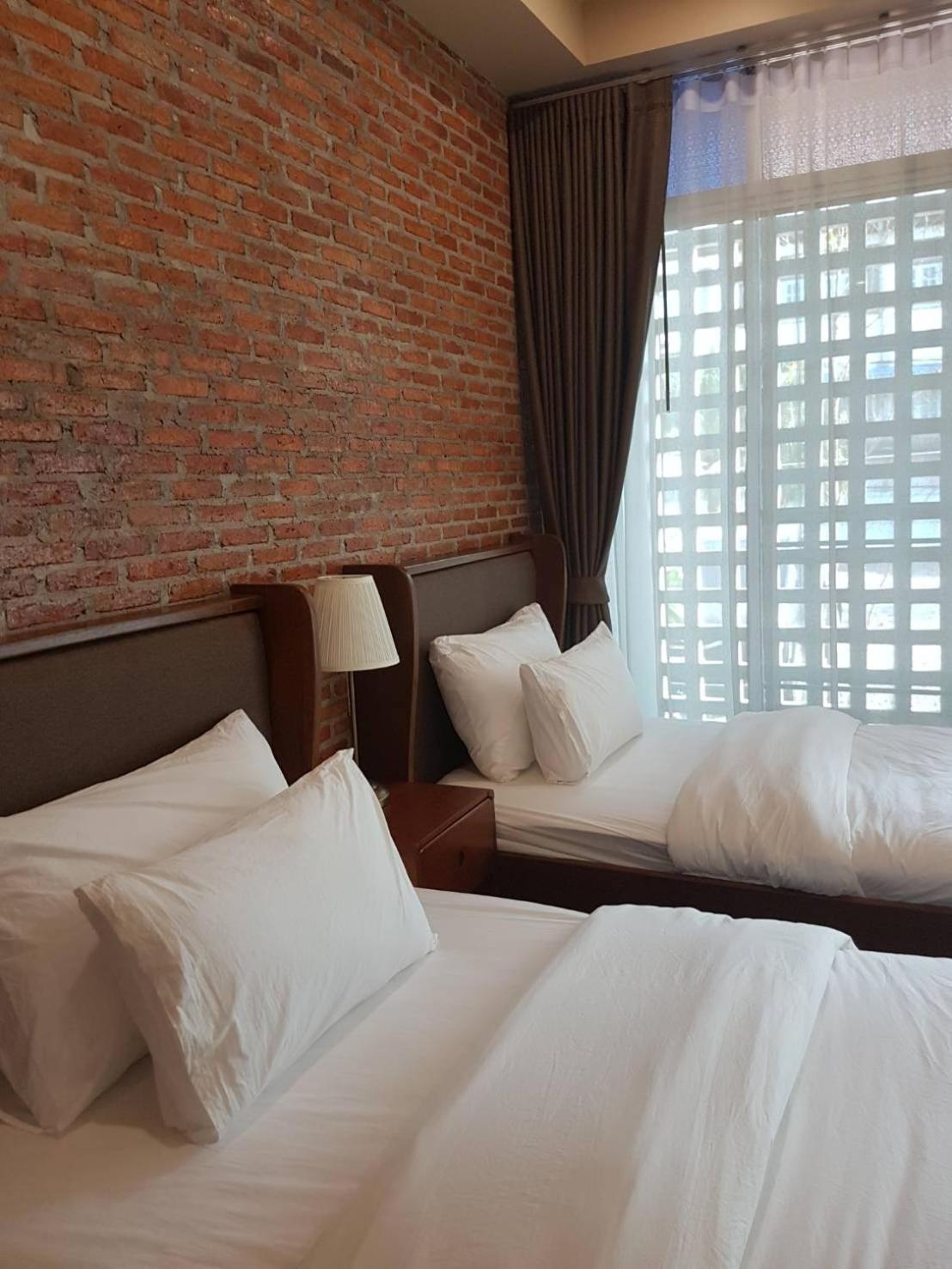 Twin Room - Photo 2