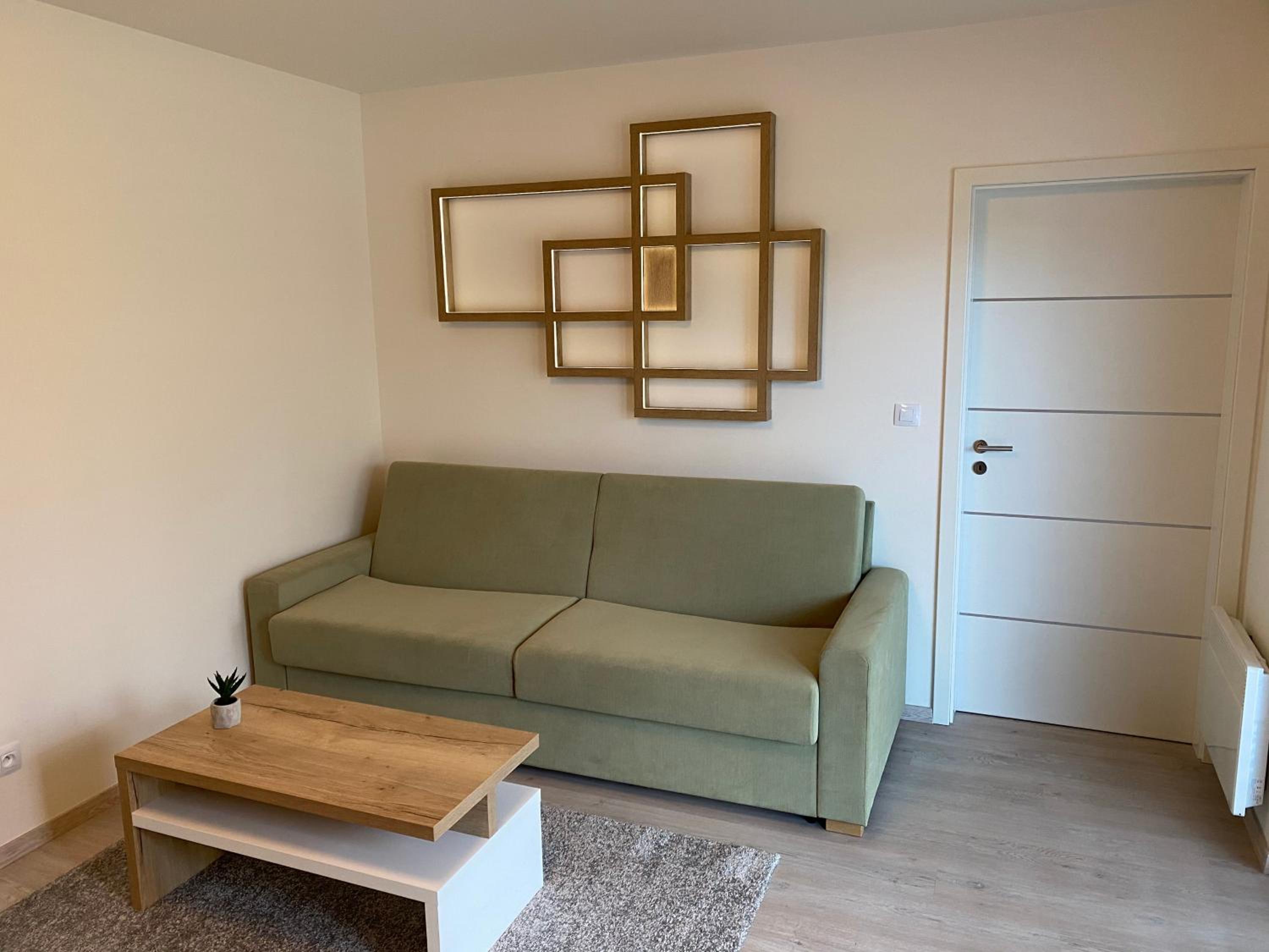 Apartment with Terrace - Photo 5