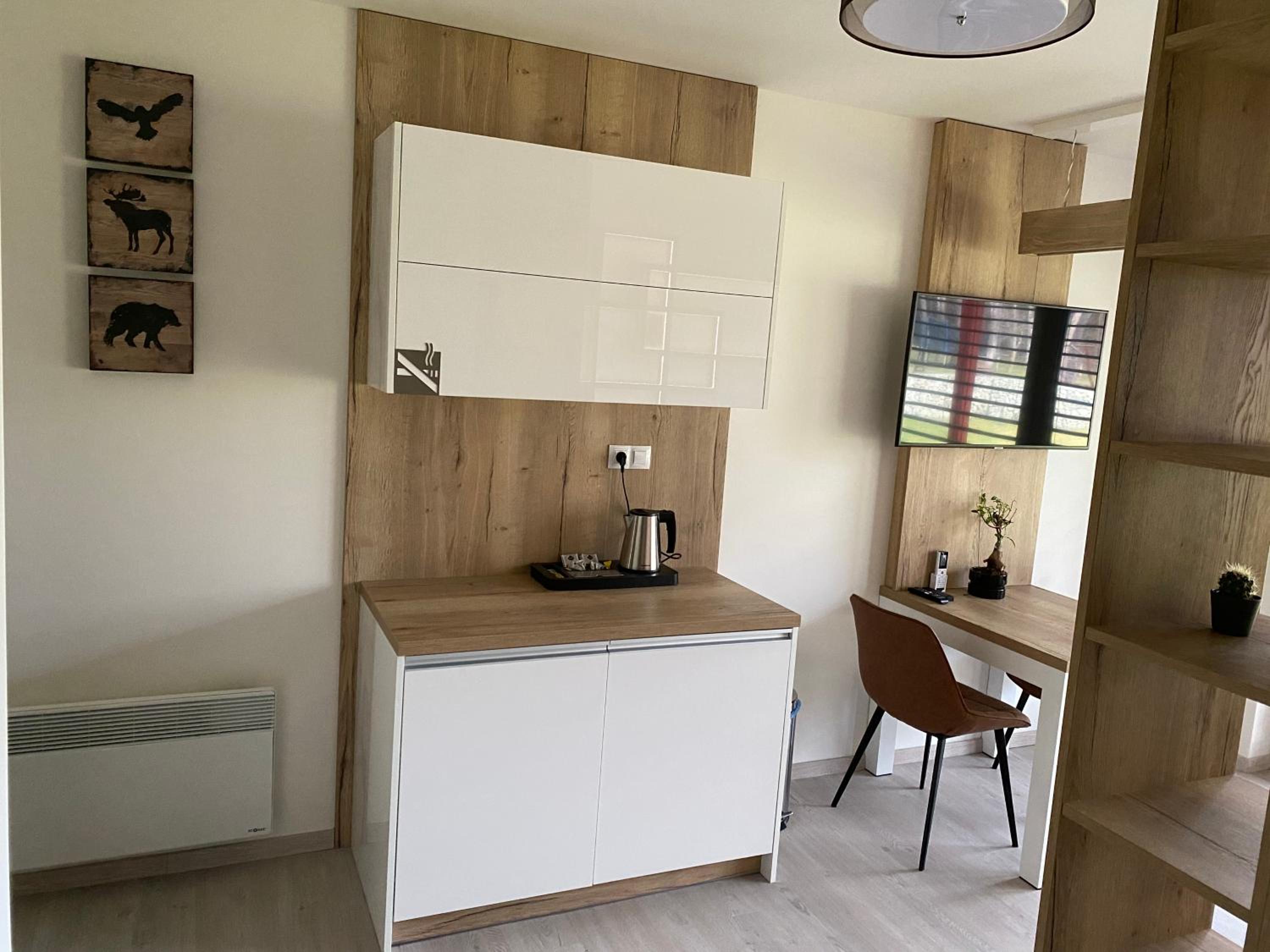 Apartment with Terrace - Photo 6