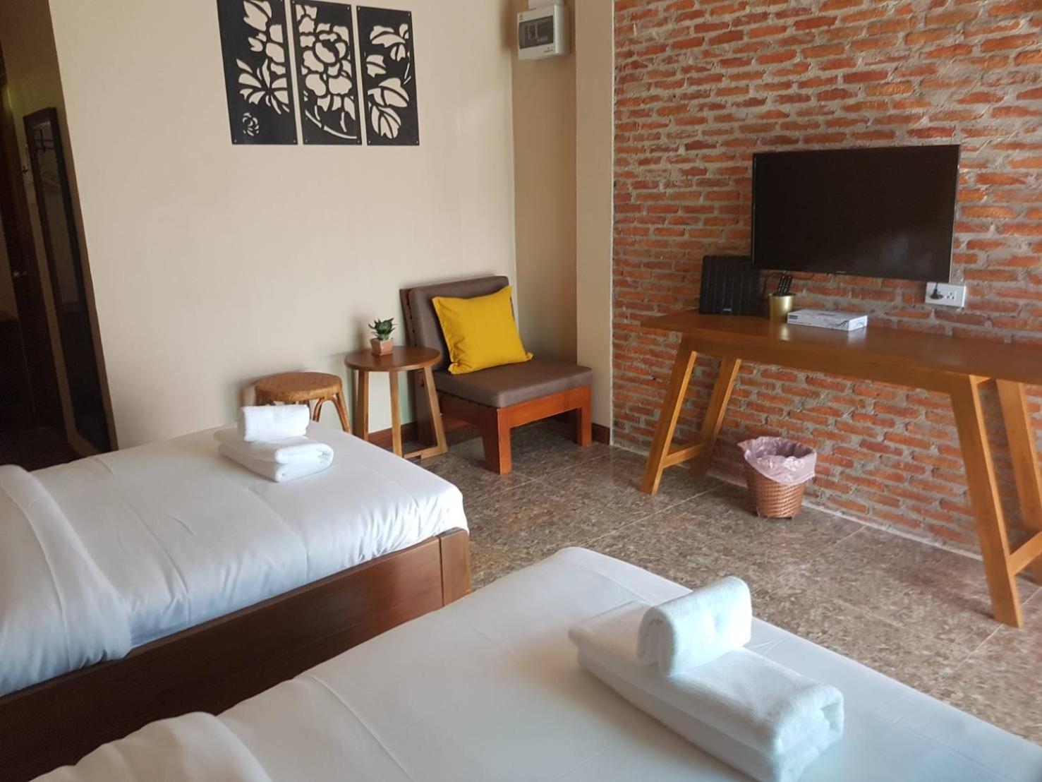 Twin Room - Photo 1