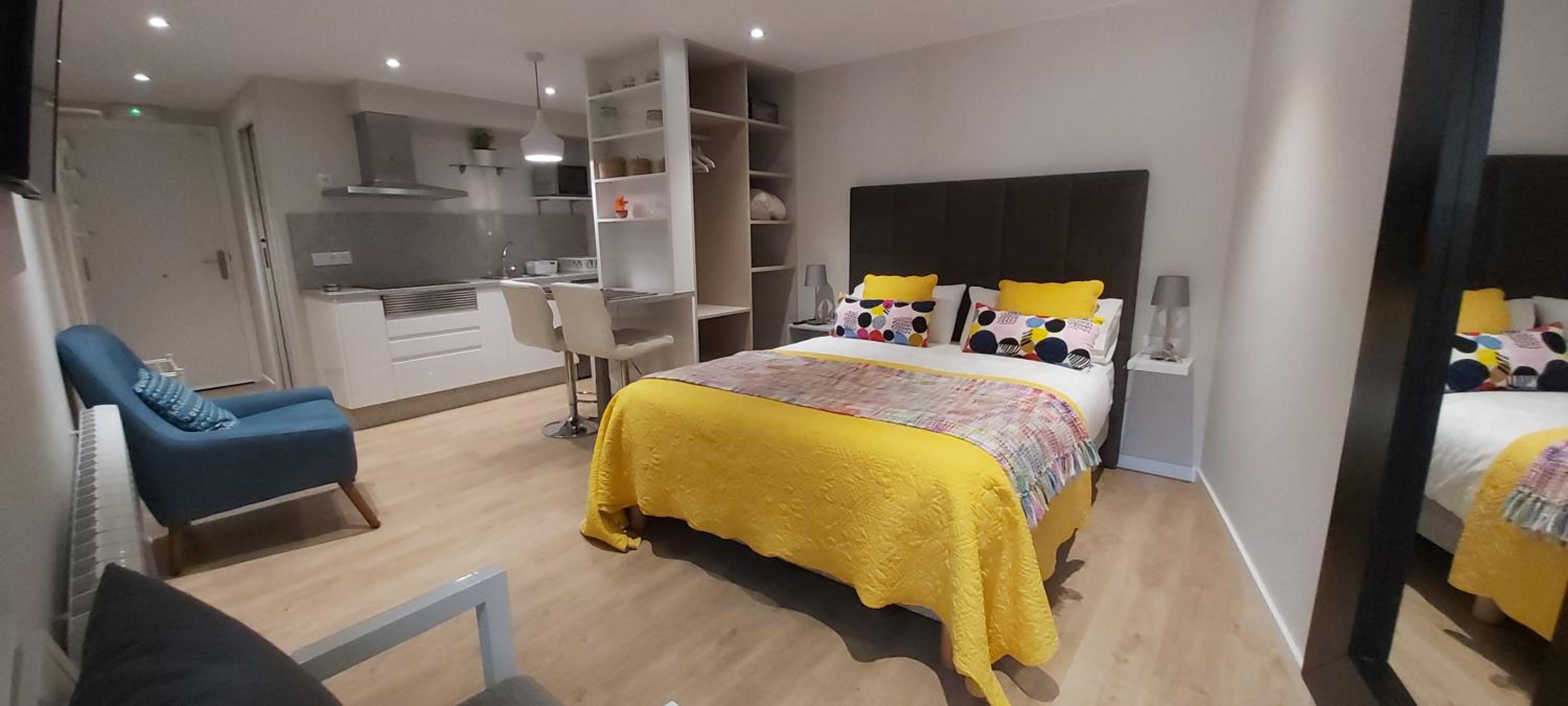 Deluxe Apartment - Photo 2