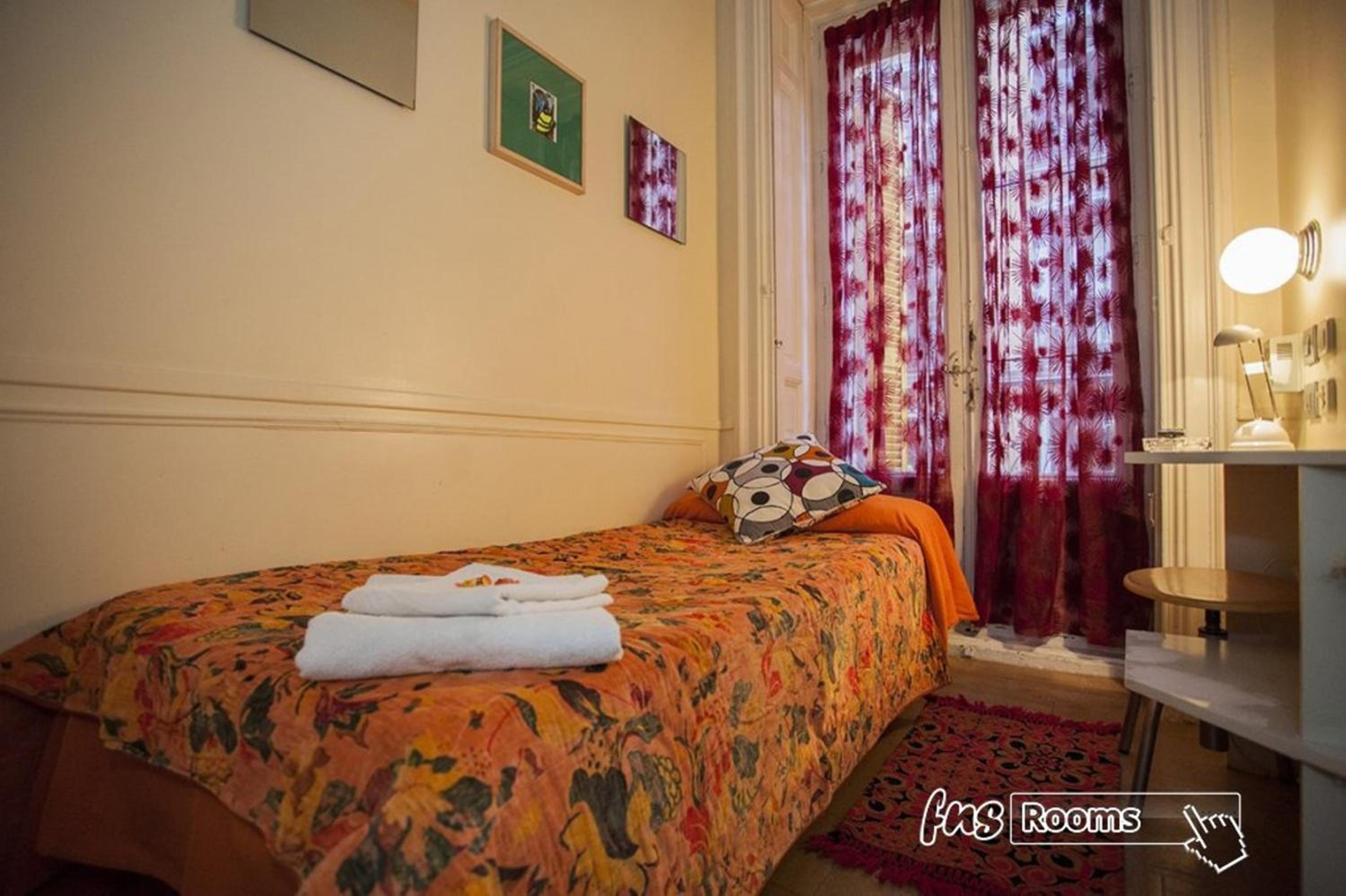 Single Room with Private Bathroom thumbnail 6