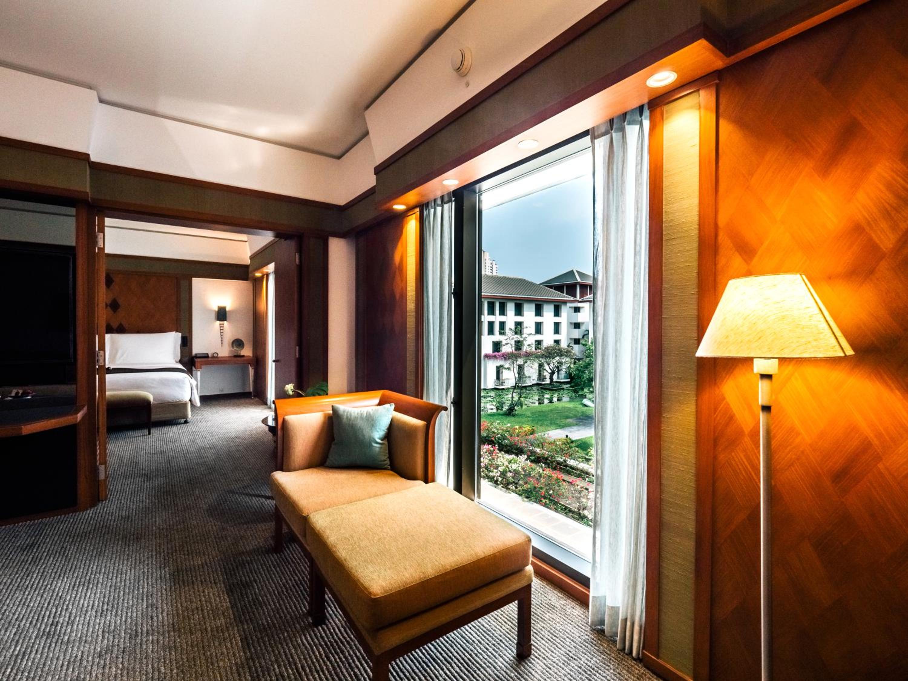 Deluxe Suite with Club Benefit thumbnail 6