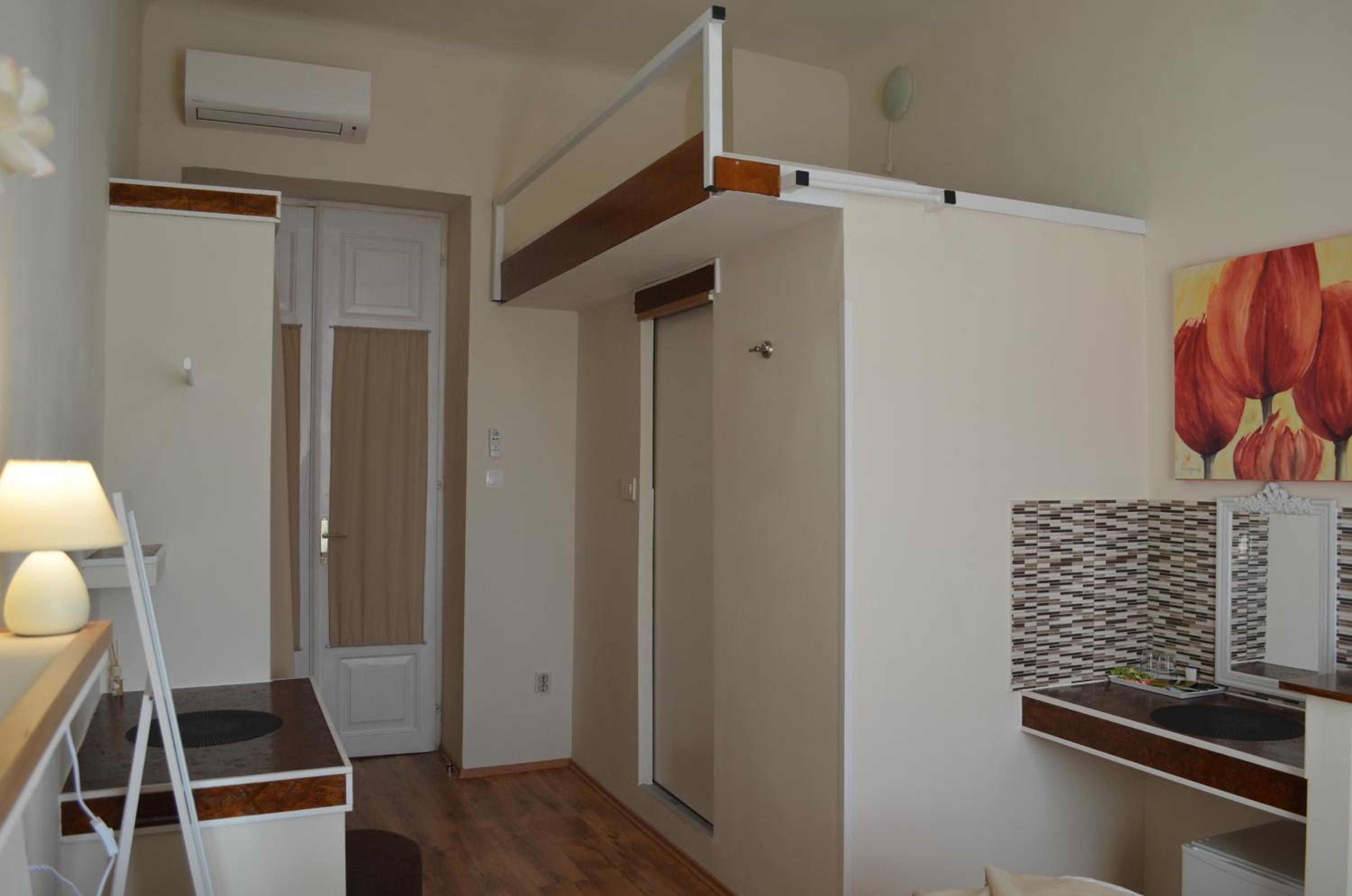 Standard Double Room - Photo 6