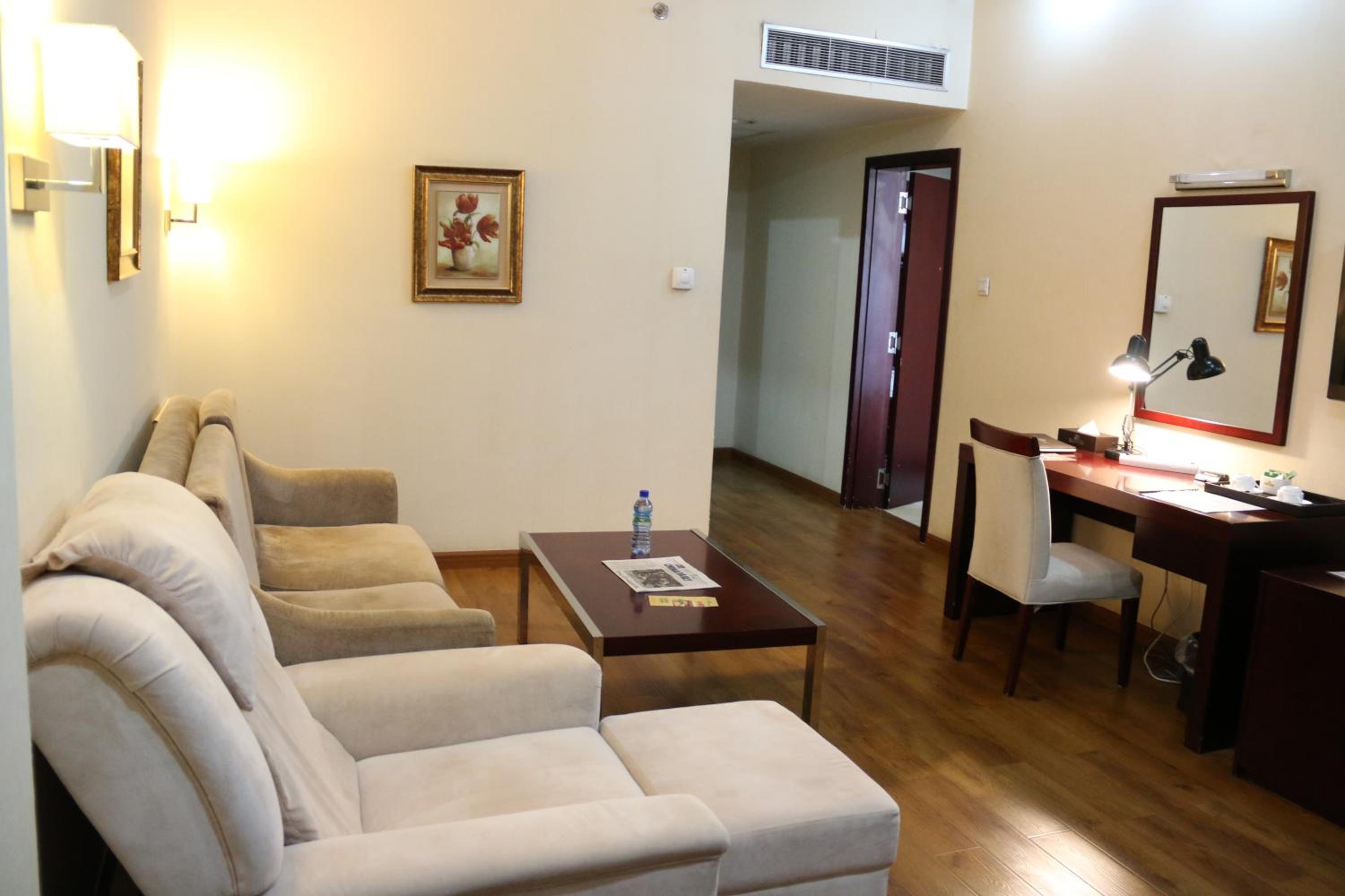 Deluxe Junior Suite - Photo 1
