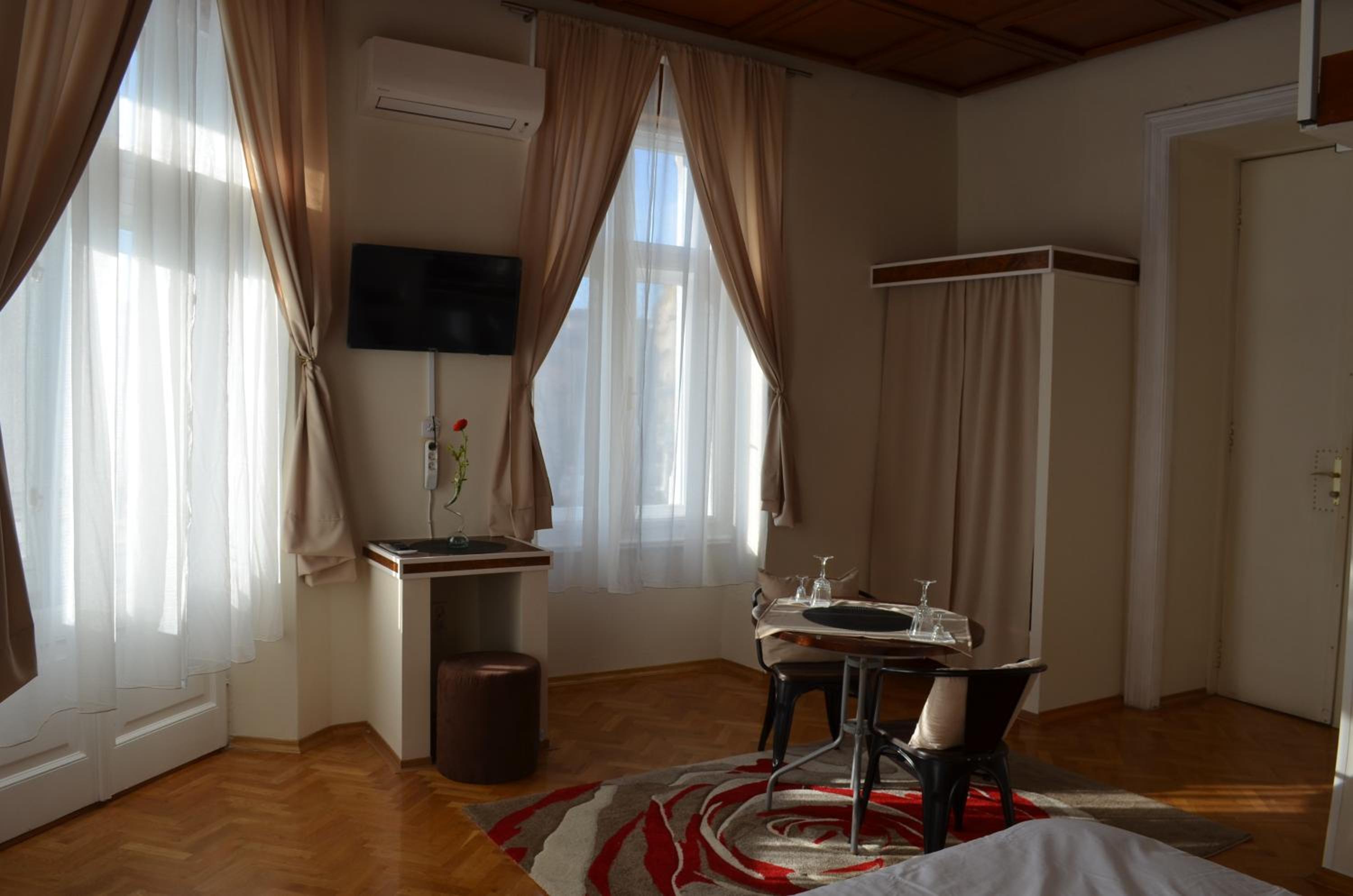 Superior Double Room - Photo 3