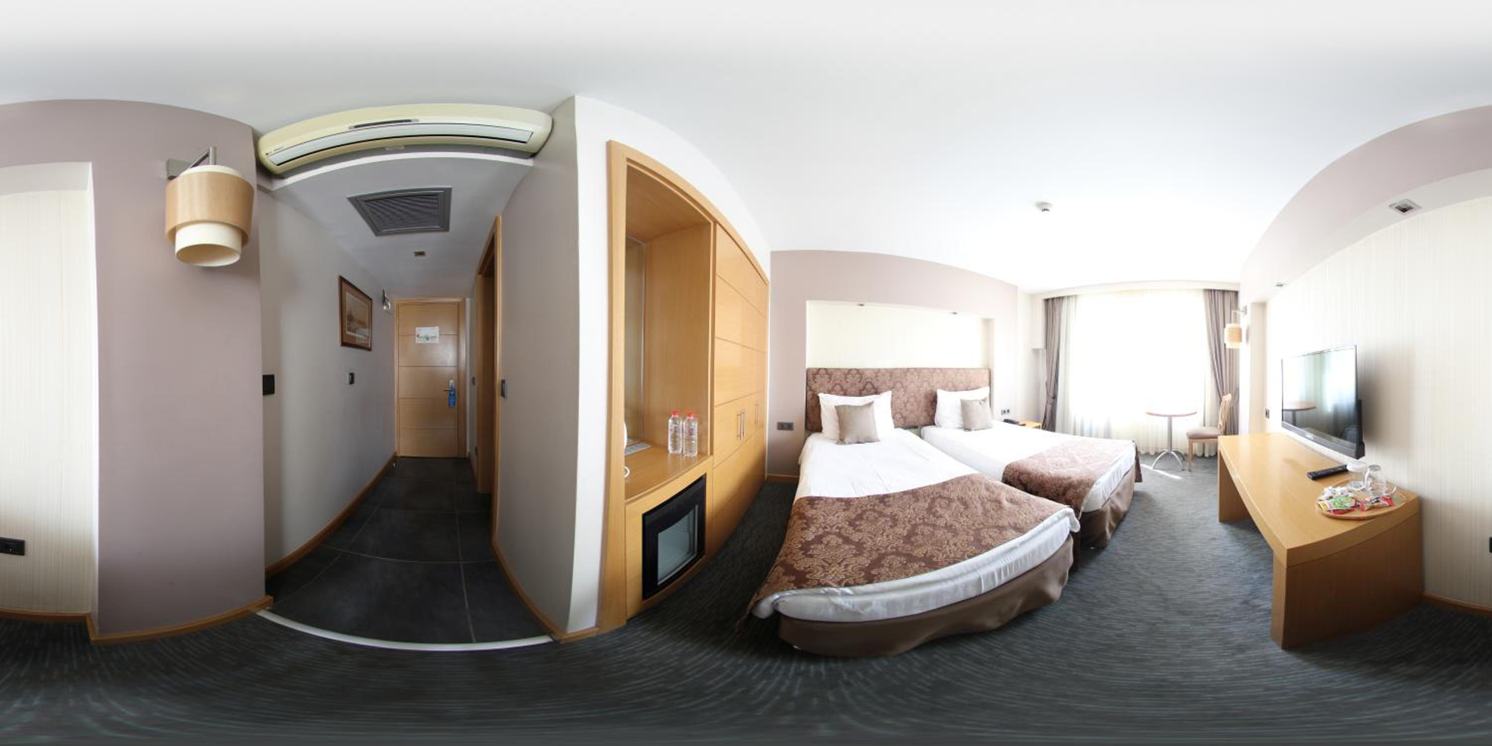 Standard Double or Twin Room photo 1