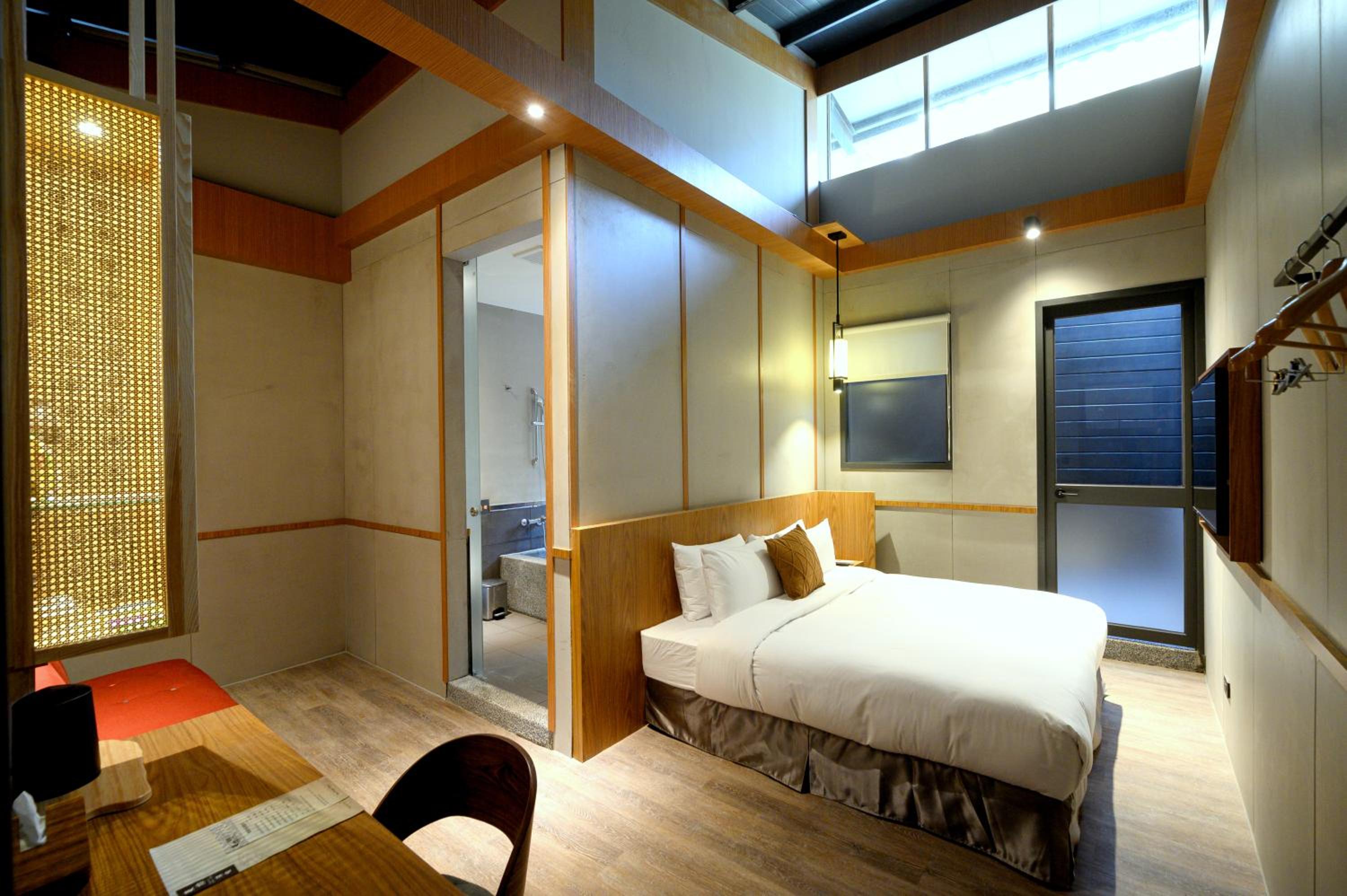 Queen Room with Garden View - Photo 1