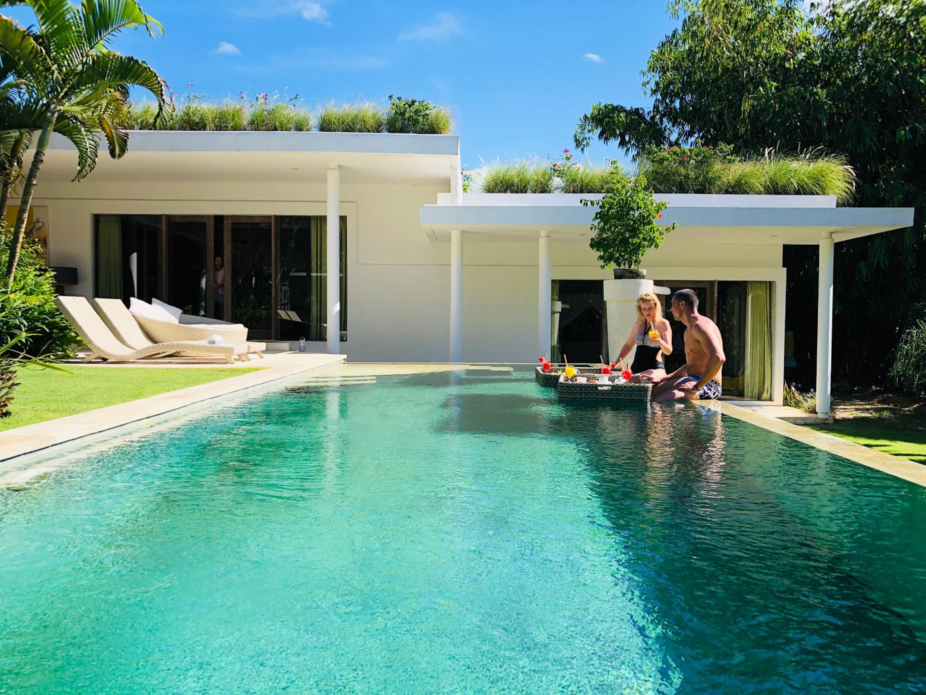 Villa - Photo 2