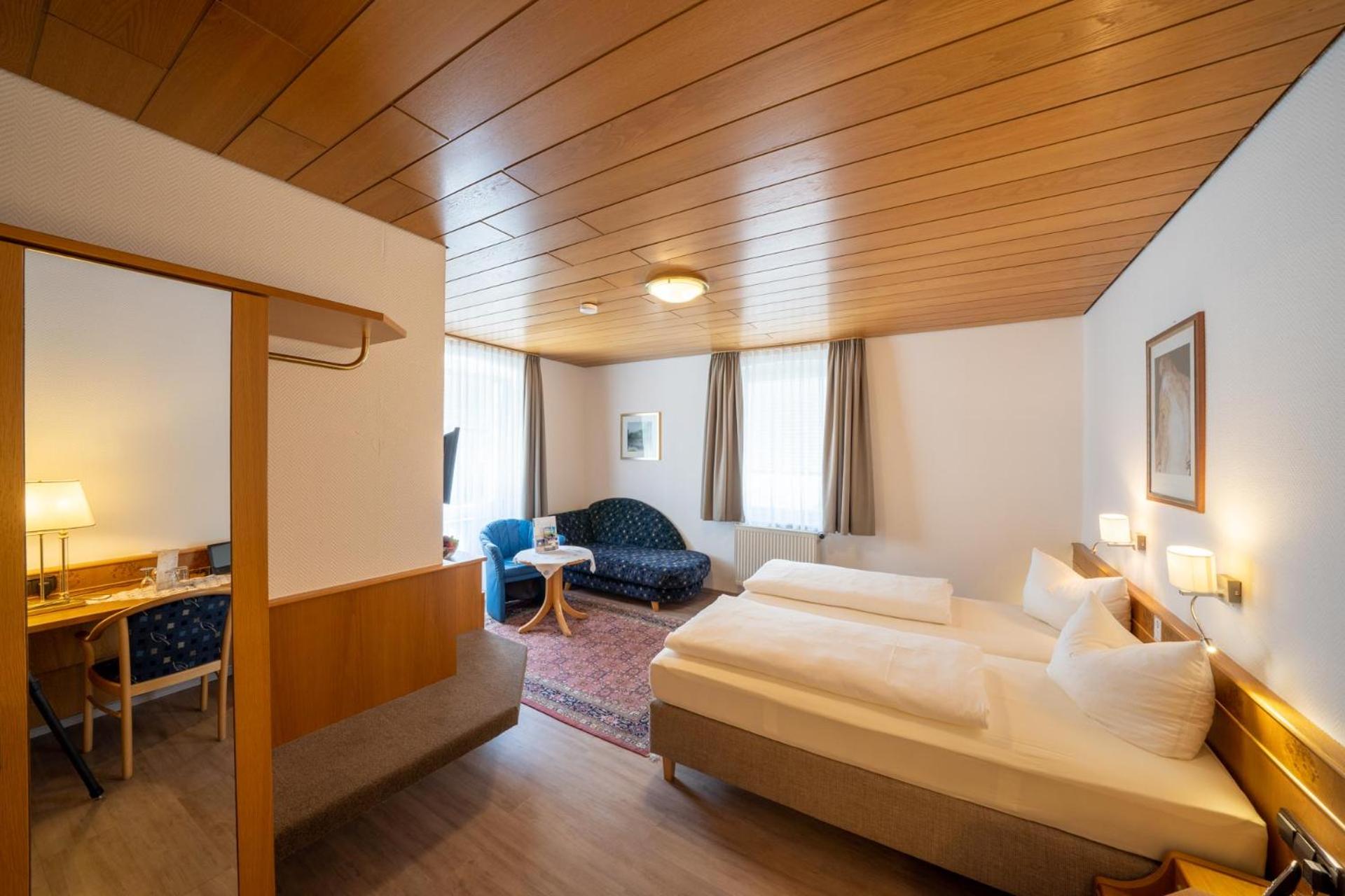 Double Room - Photo 4