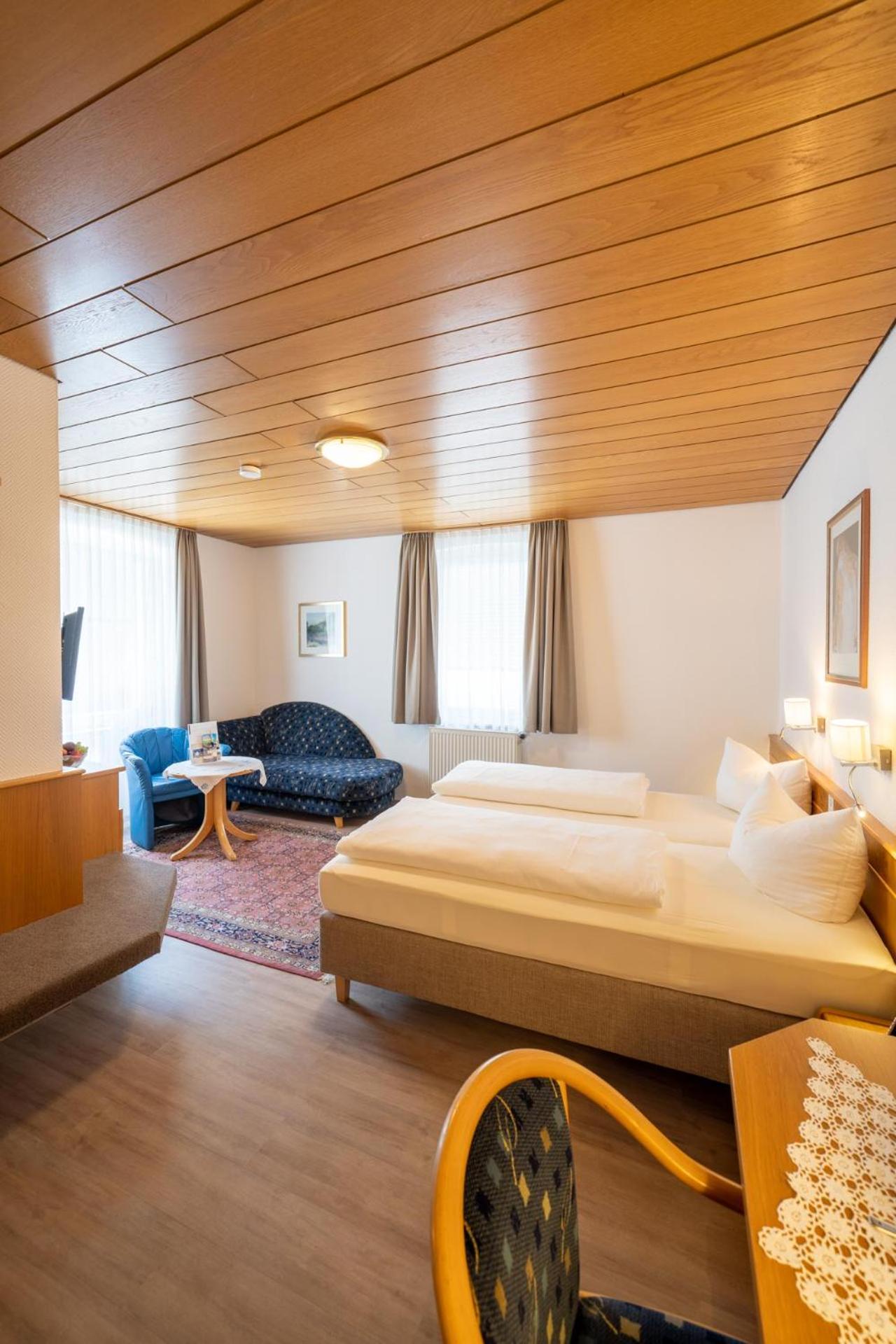 Double Room - Photo 7