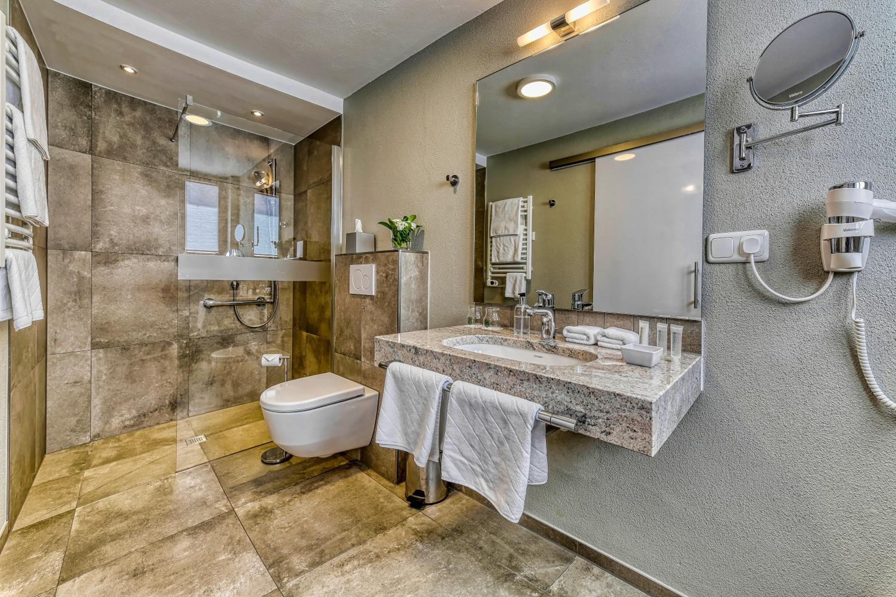 Premium Double Room - Photo 6