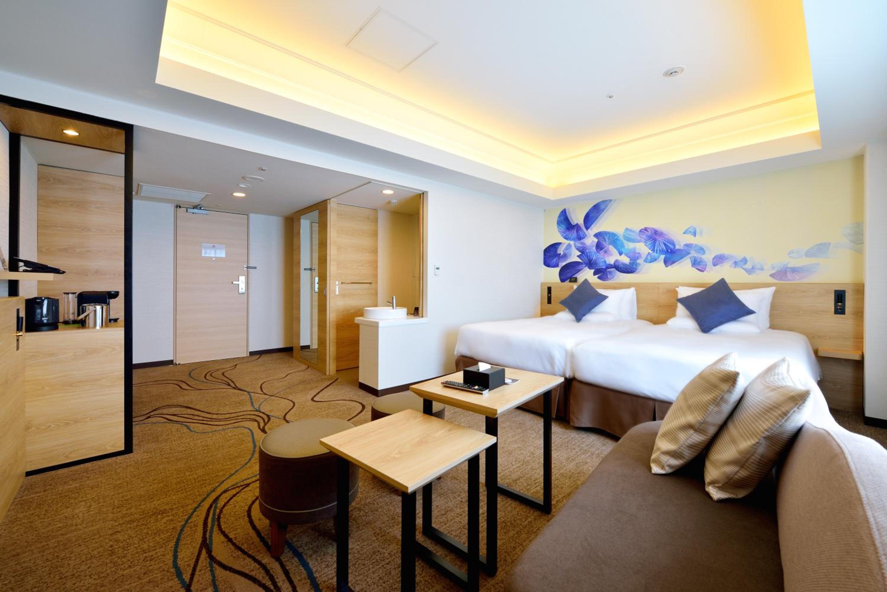 Deluxe Twin Room - Non-Smoking - Photo 8