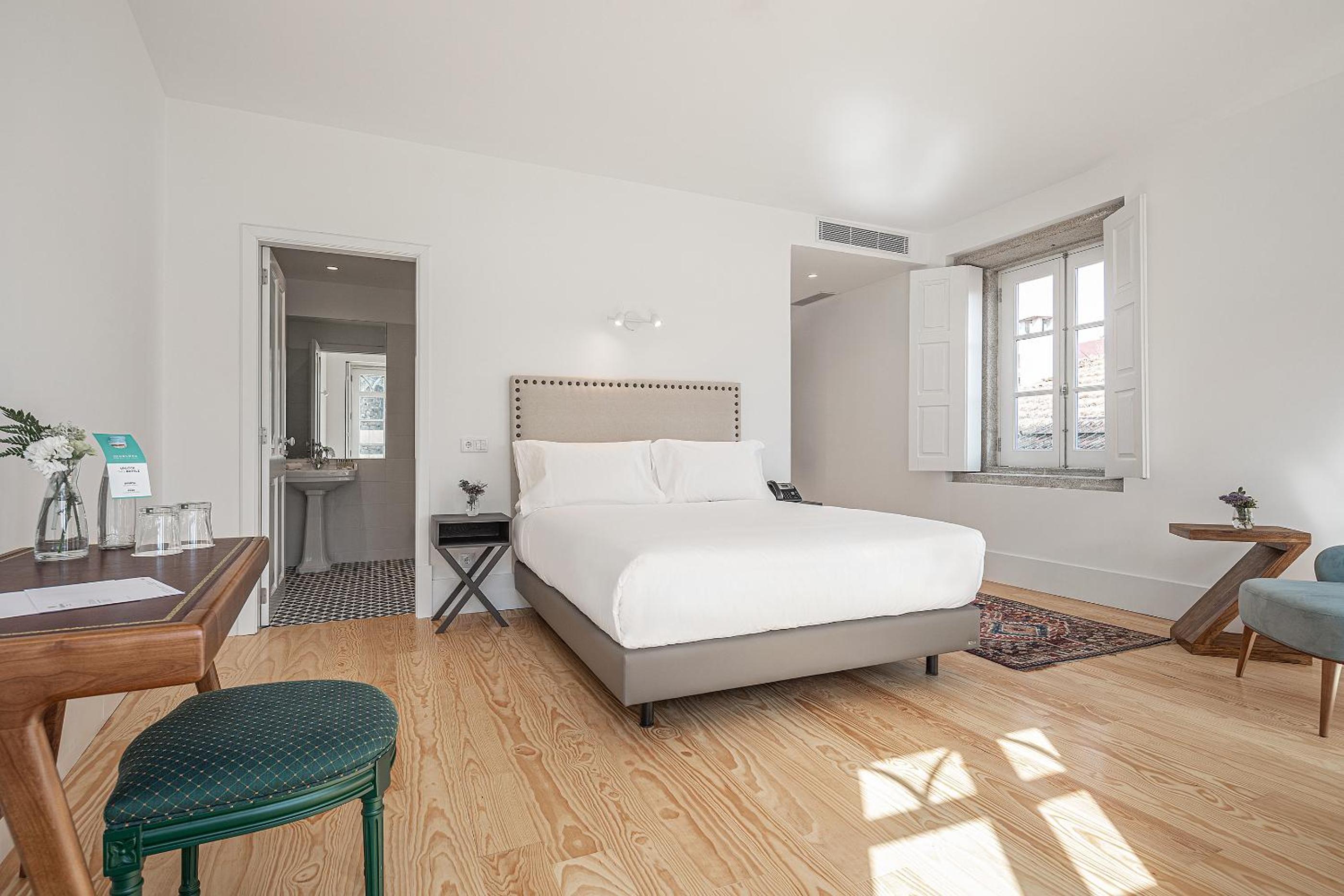Suite - Photo 3