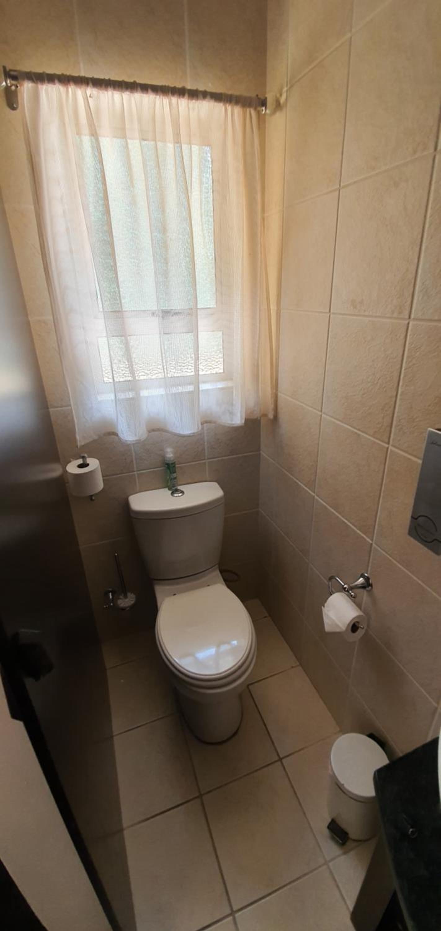 Budget Double Room photo 3