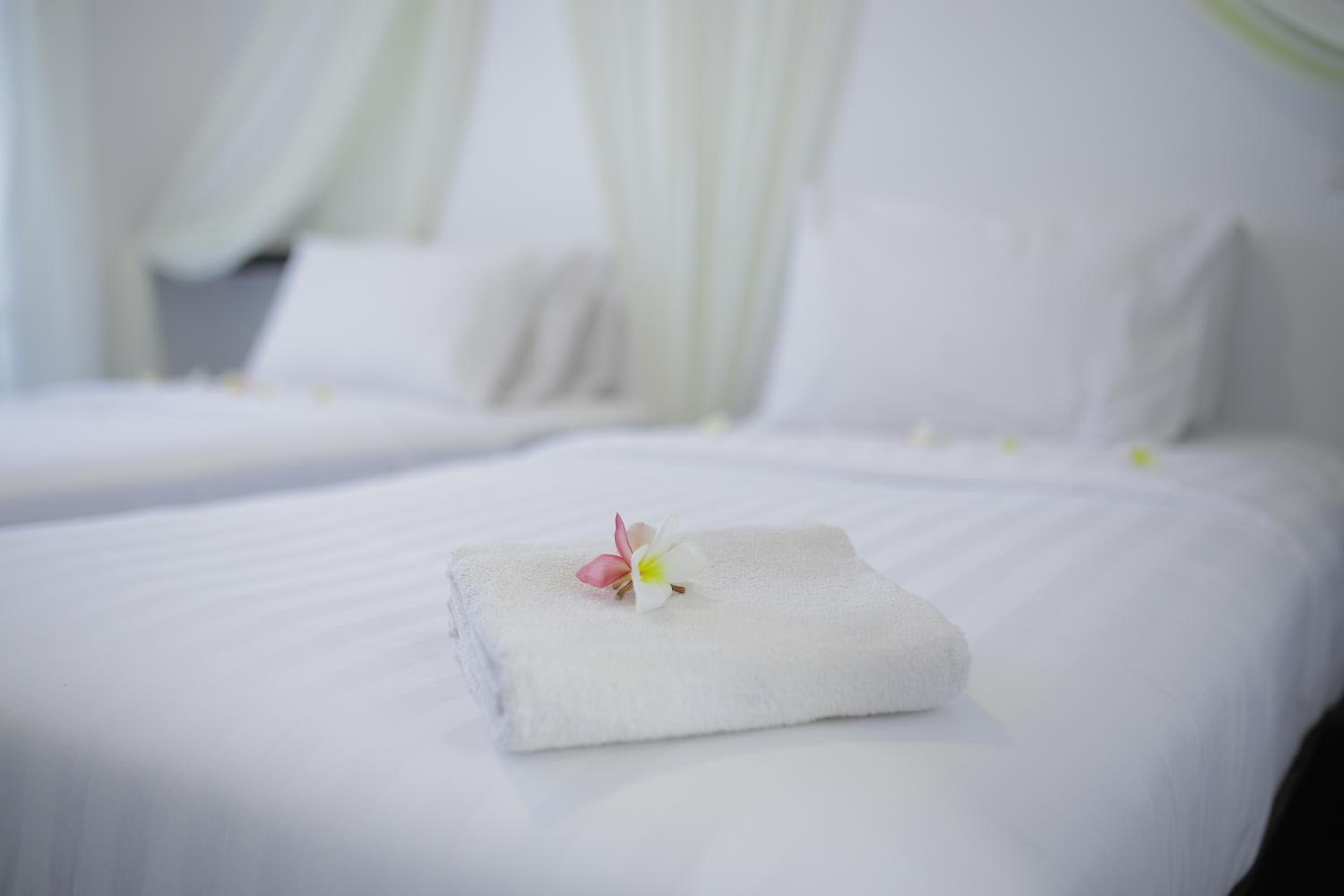Twin Room with Balcony and Sea View - Photo 13