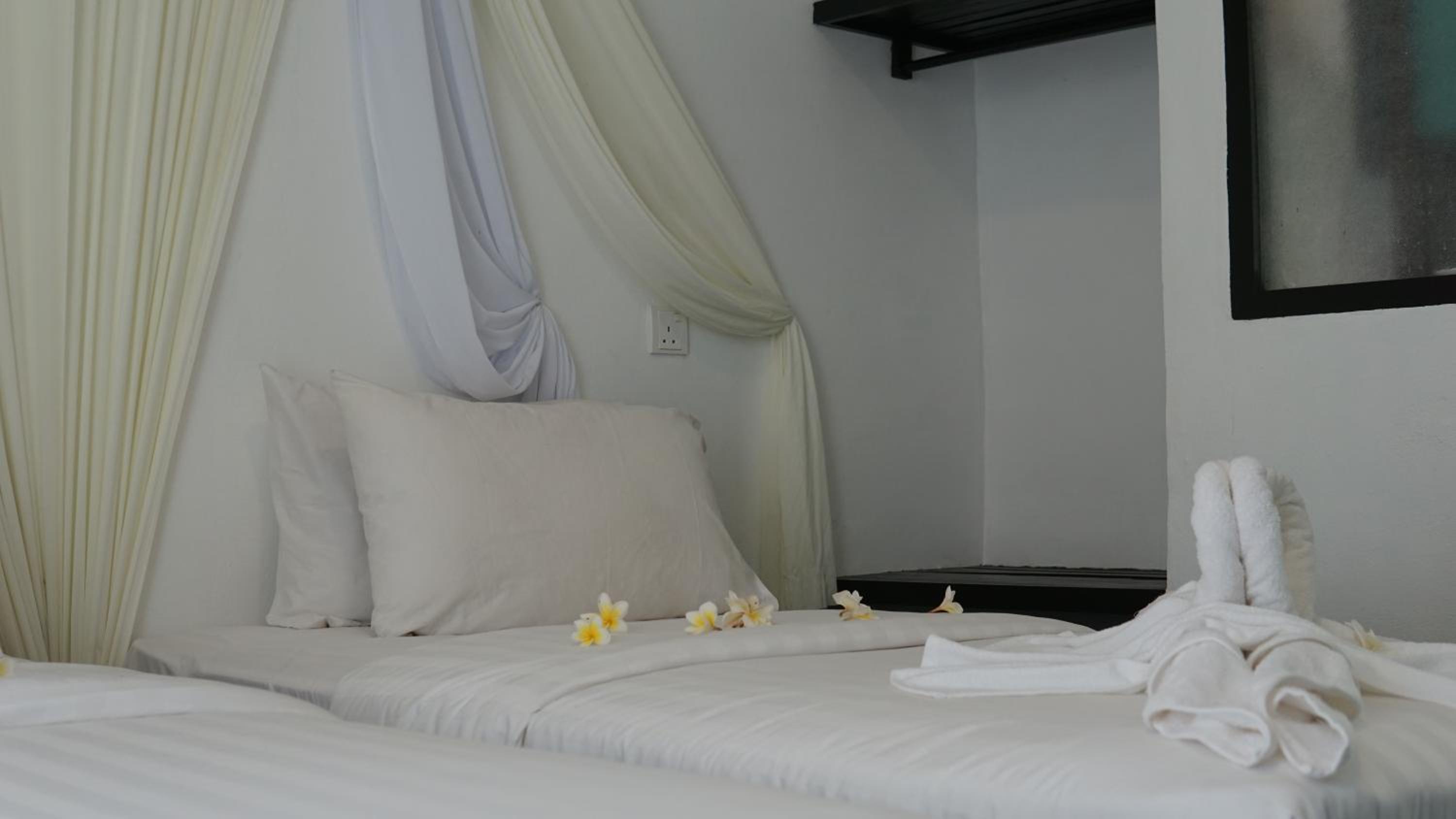 Twin Room with Balcony and Sea View - Photo 49