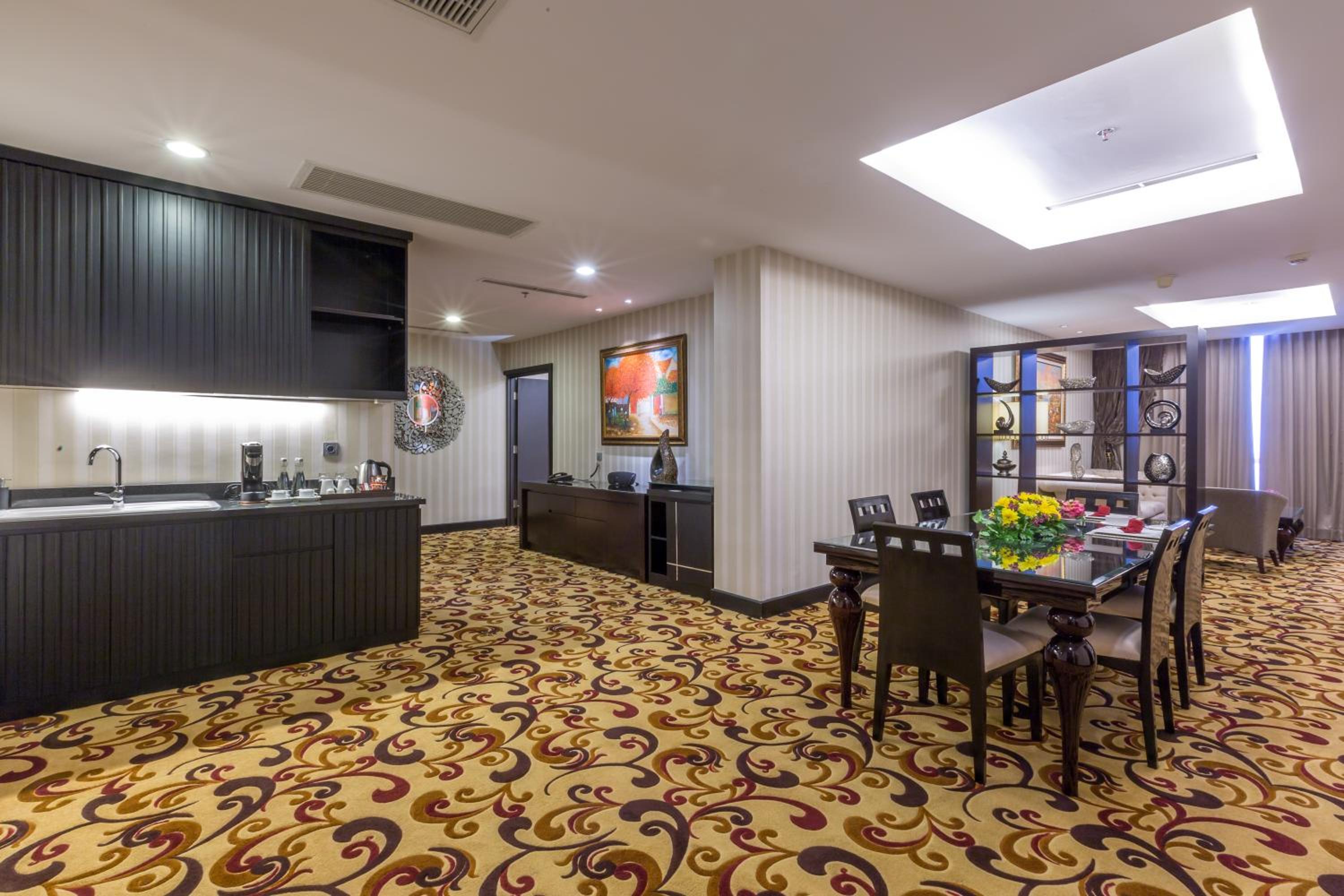 Presidential King Suite photo 1