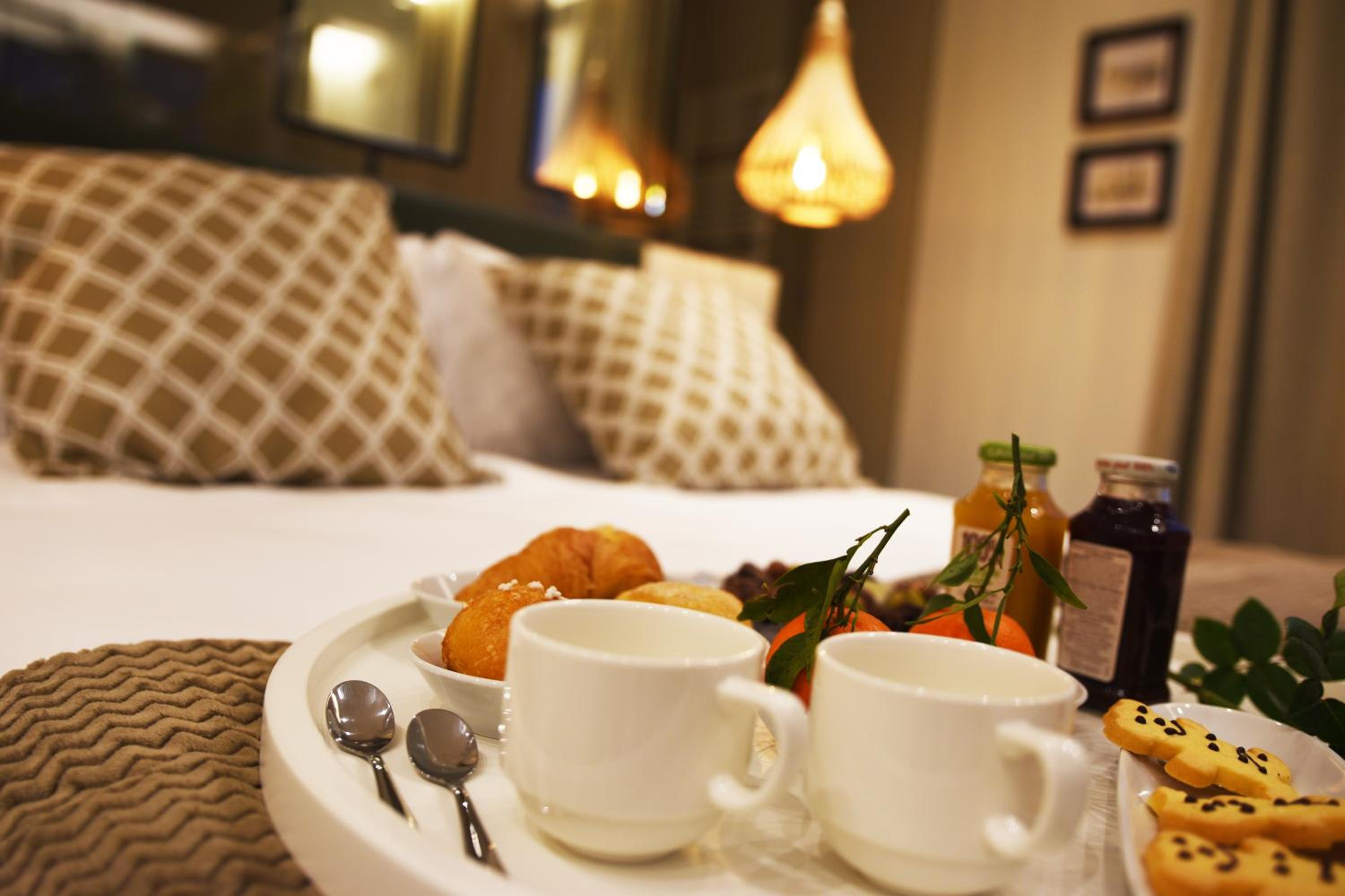 Deluxe Double Room with Sea View - Photo 11