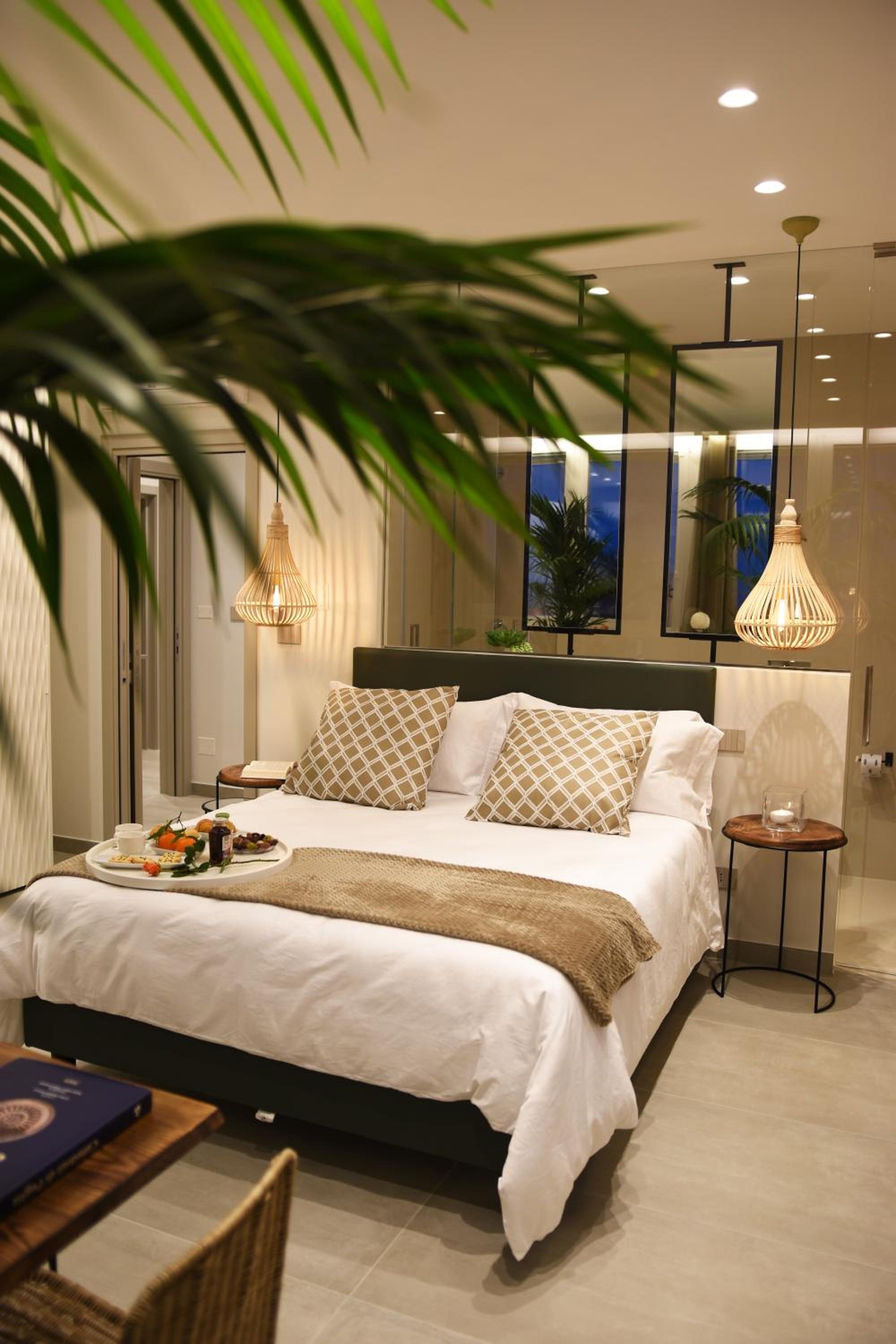 Deluxe Double Room with Sea View - Photo 2