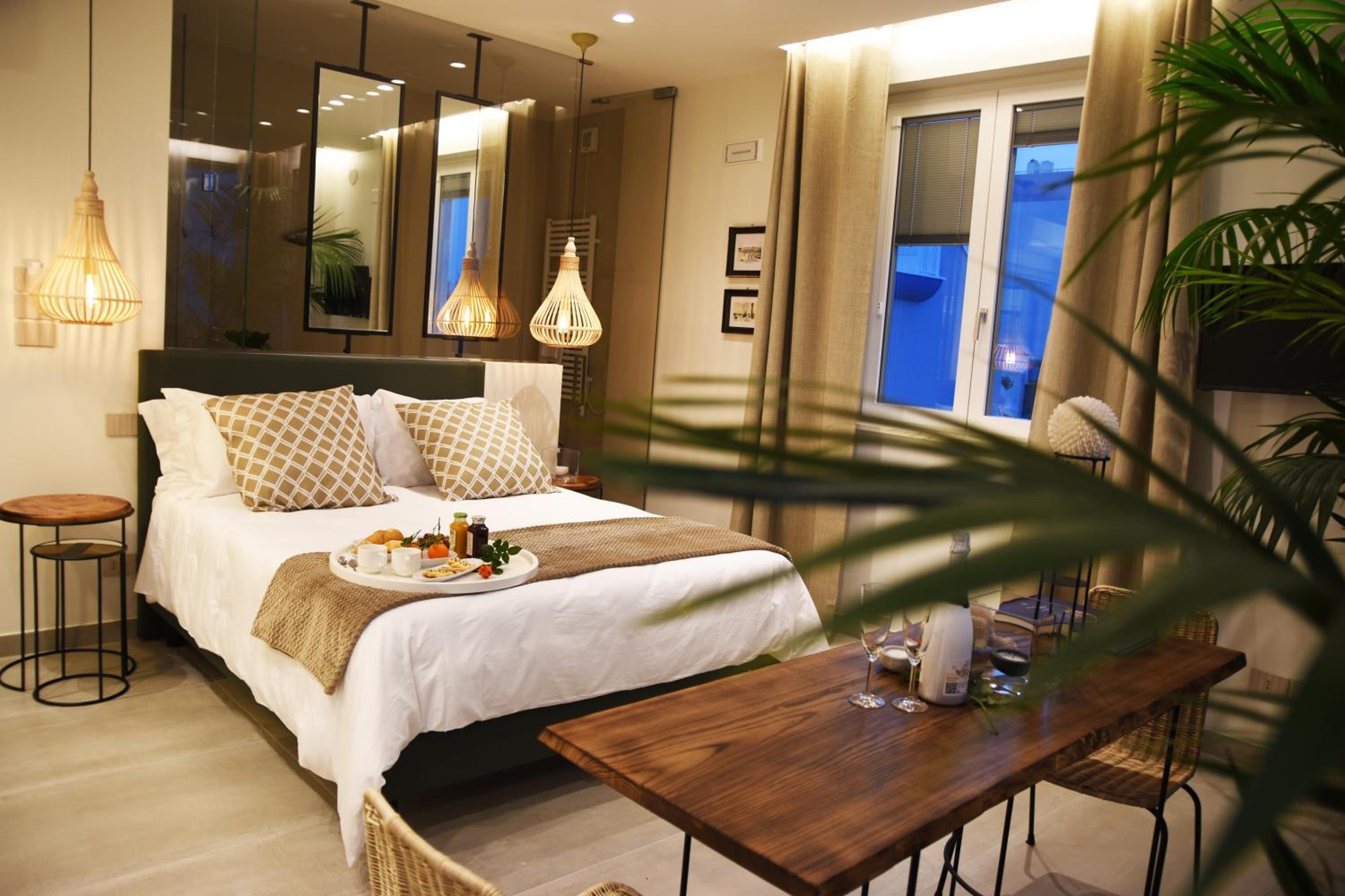 Deluxe Double Room with Sea View - Photo 1