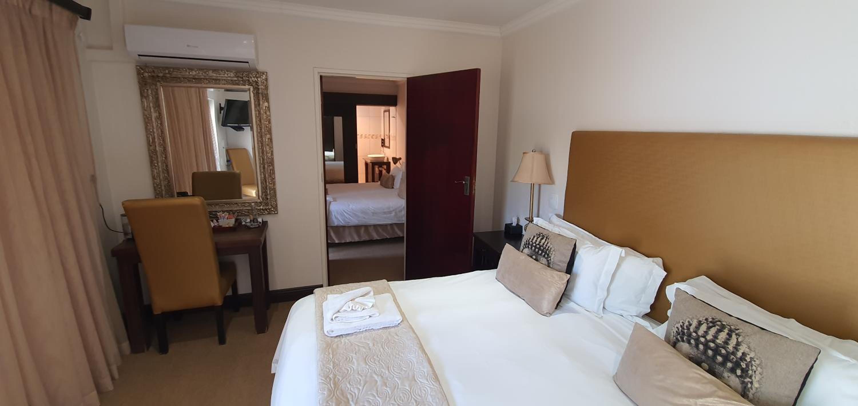 Deluxe Room - Photo 2