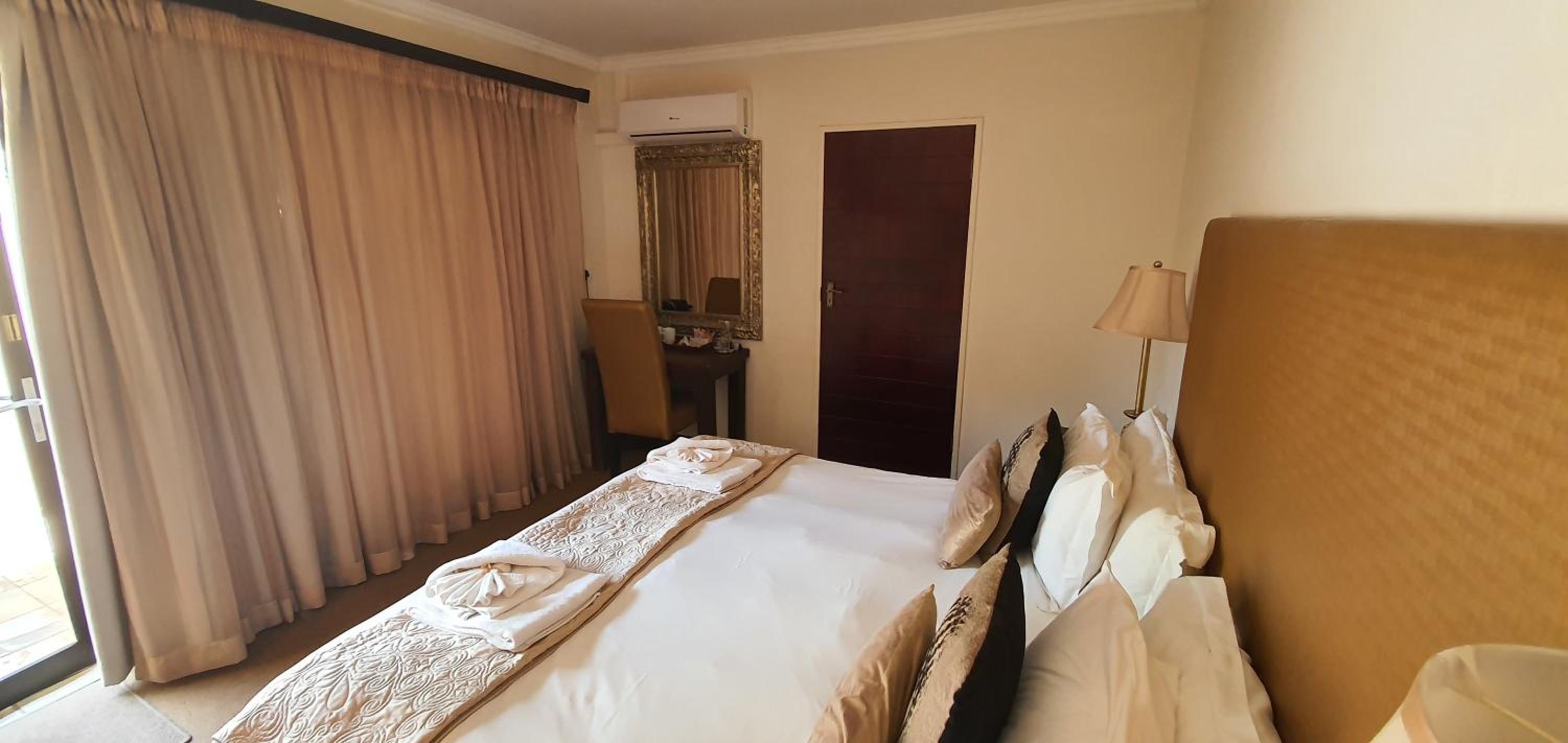 Deluxe Room - Photo 4