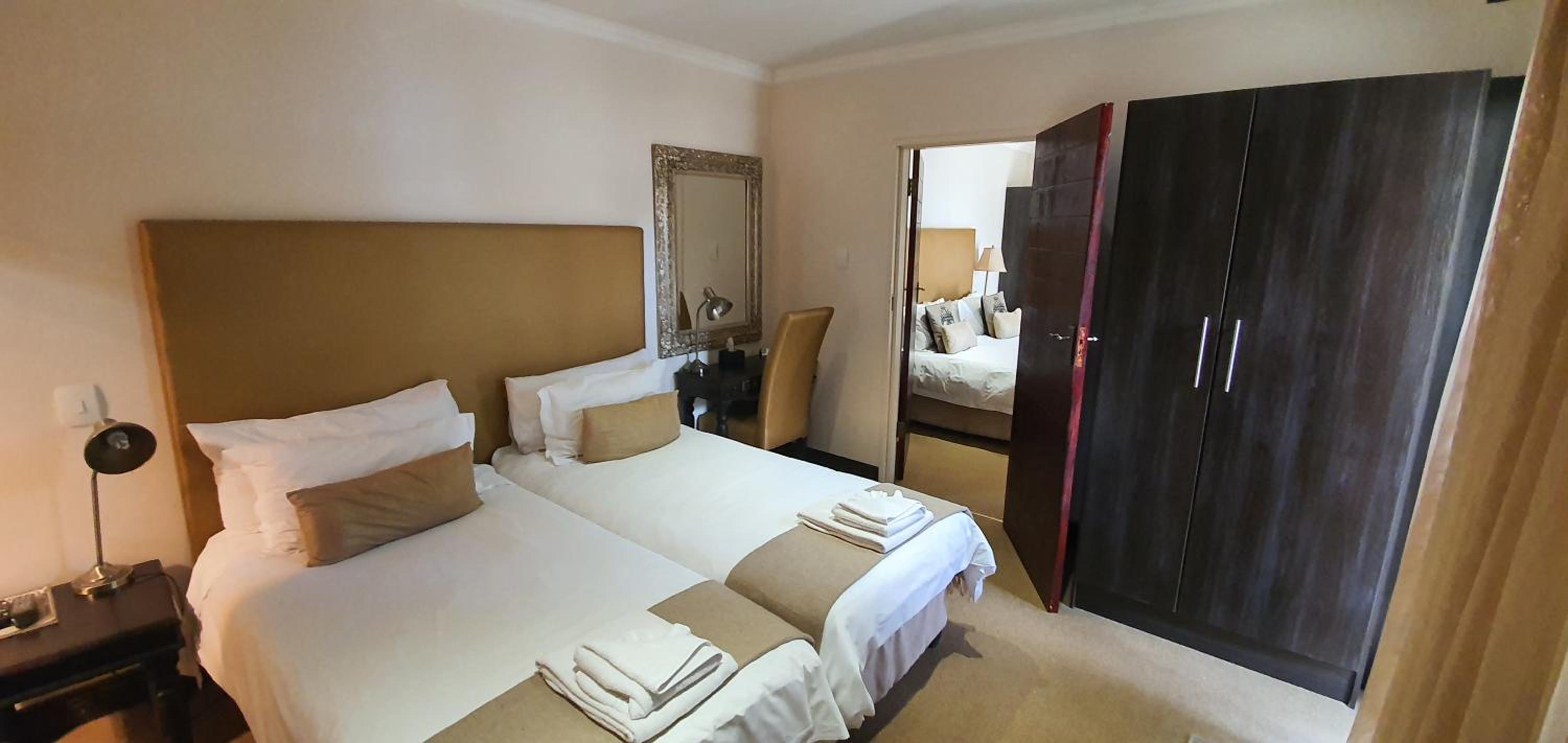 Deluxe Room - Photo 34