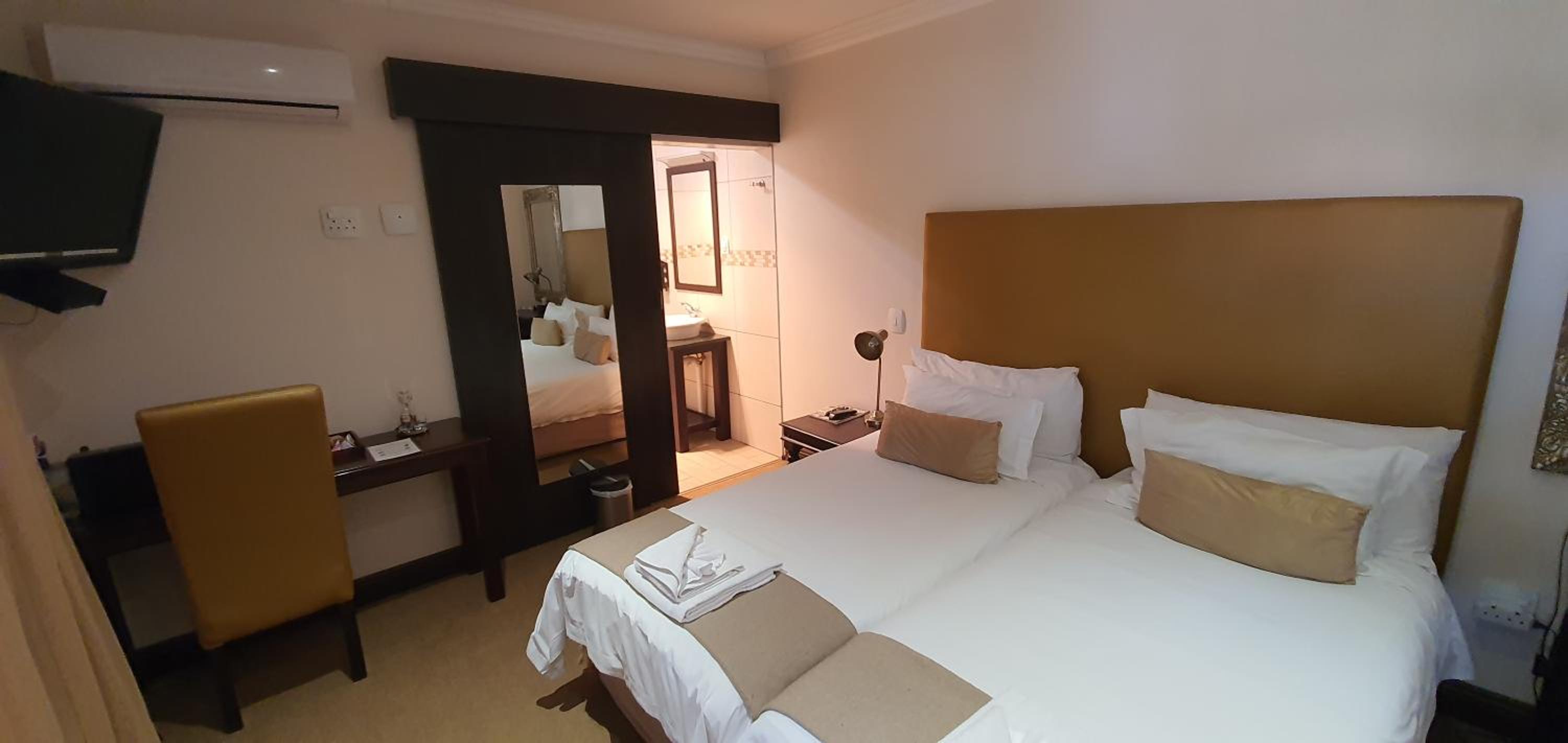 Deluxe Room - Photo 33