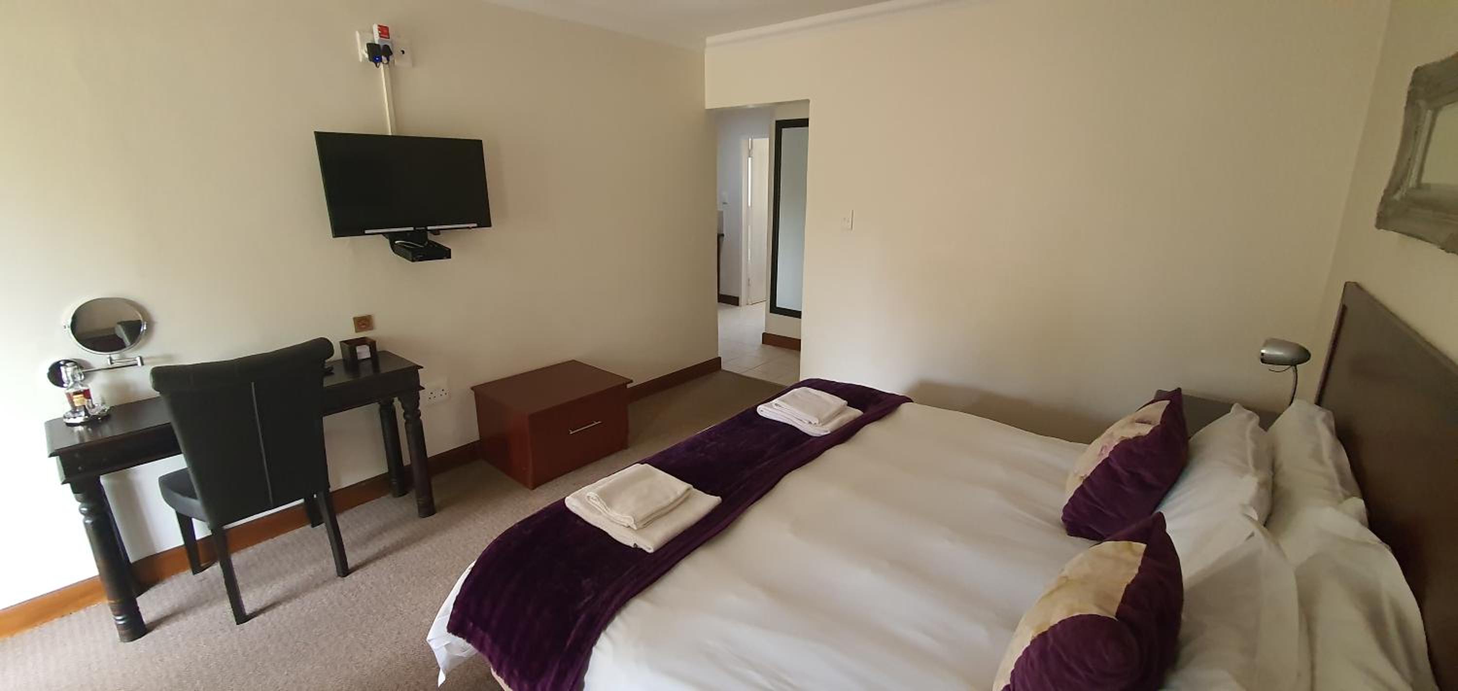 Deluxe Room - Photo 8