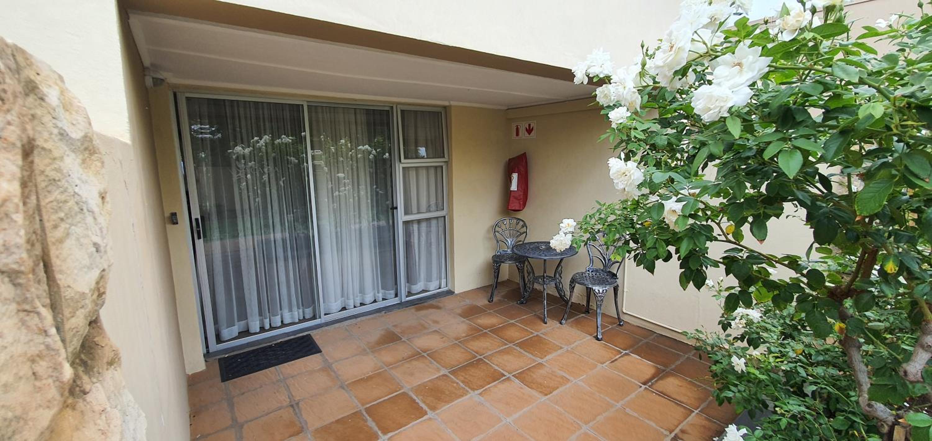 Deluxe Room - Photo 10