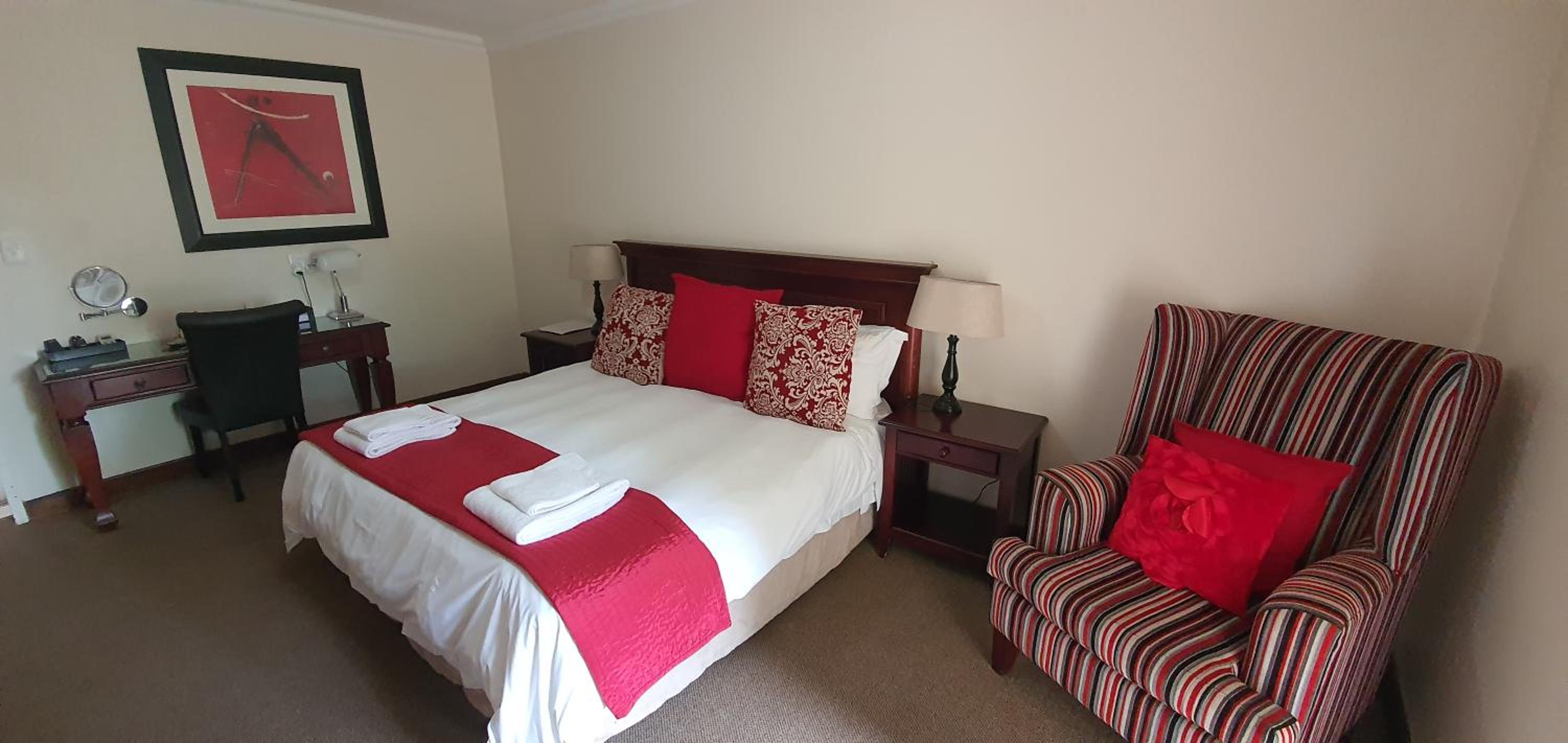 Deluxe Room - Photo 15