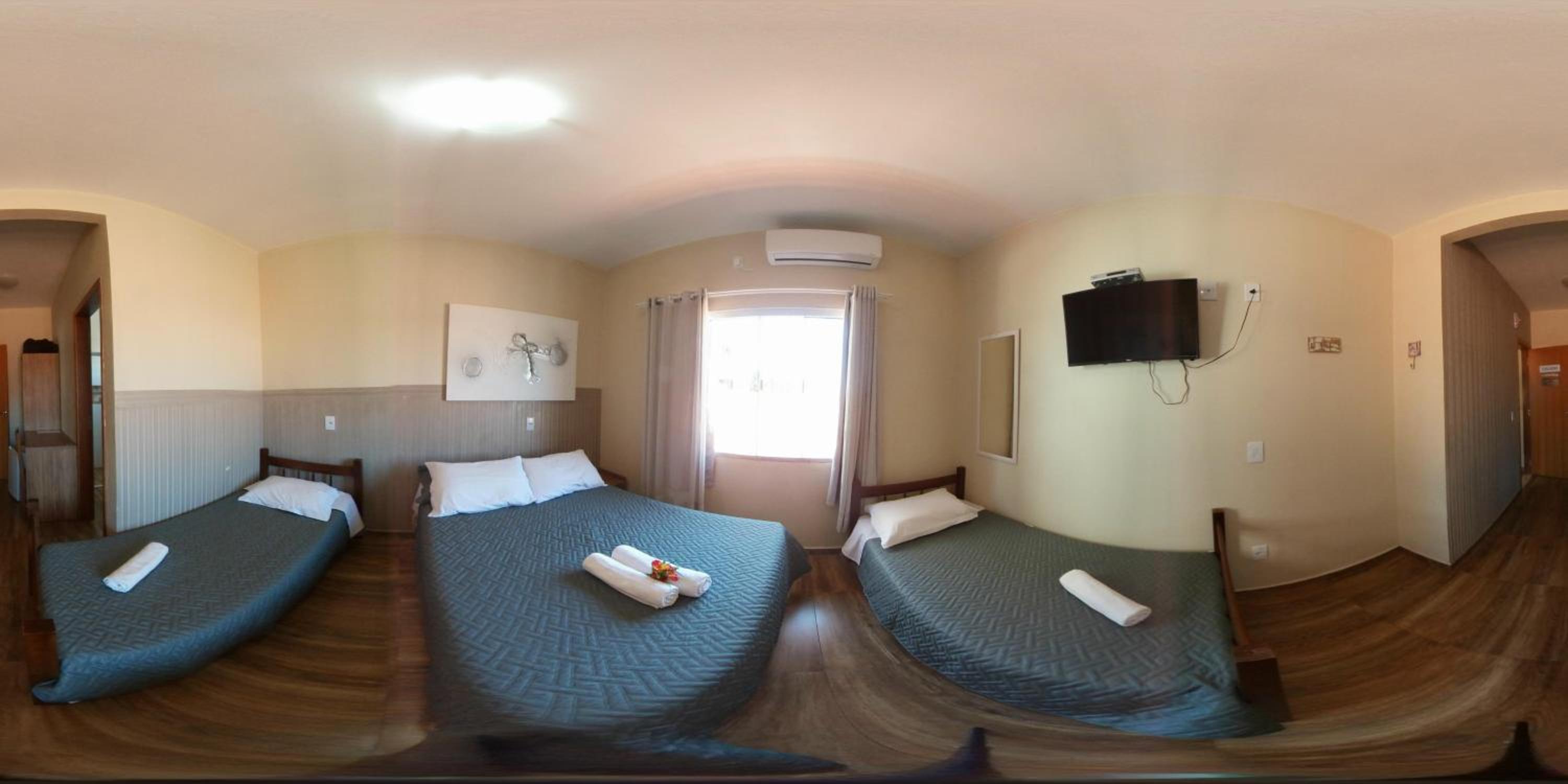 Quadruple Room - Photo 20