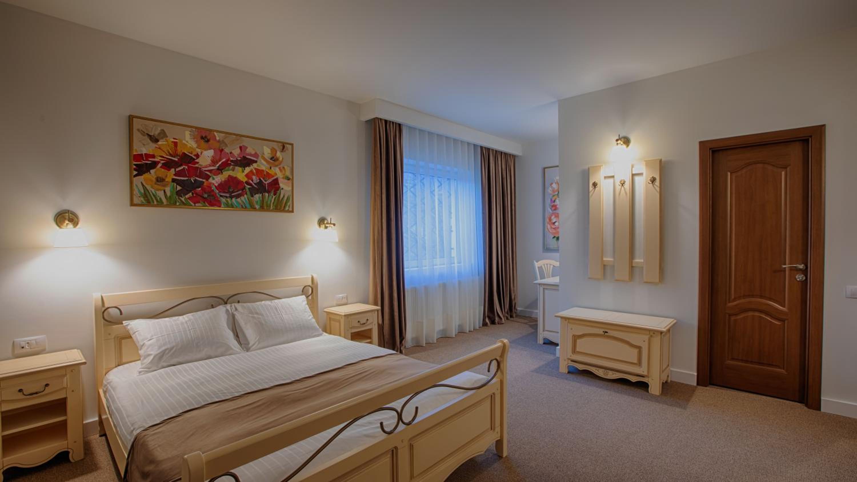 Deluxe King Room - Photo 17
