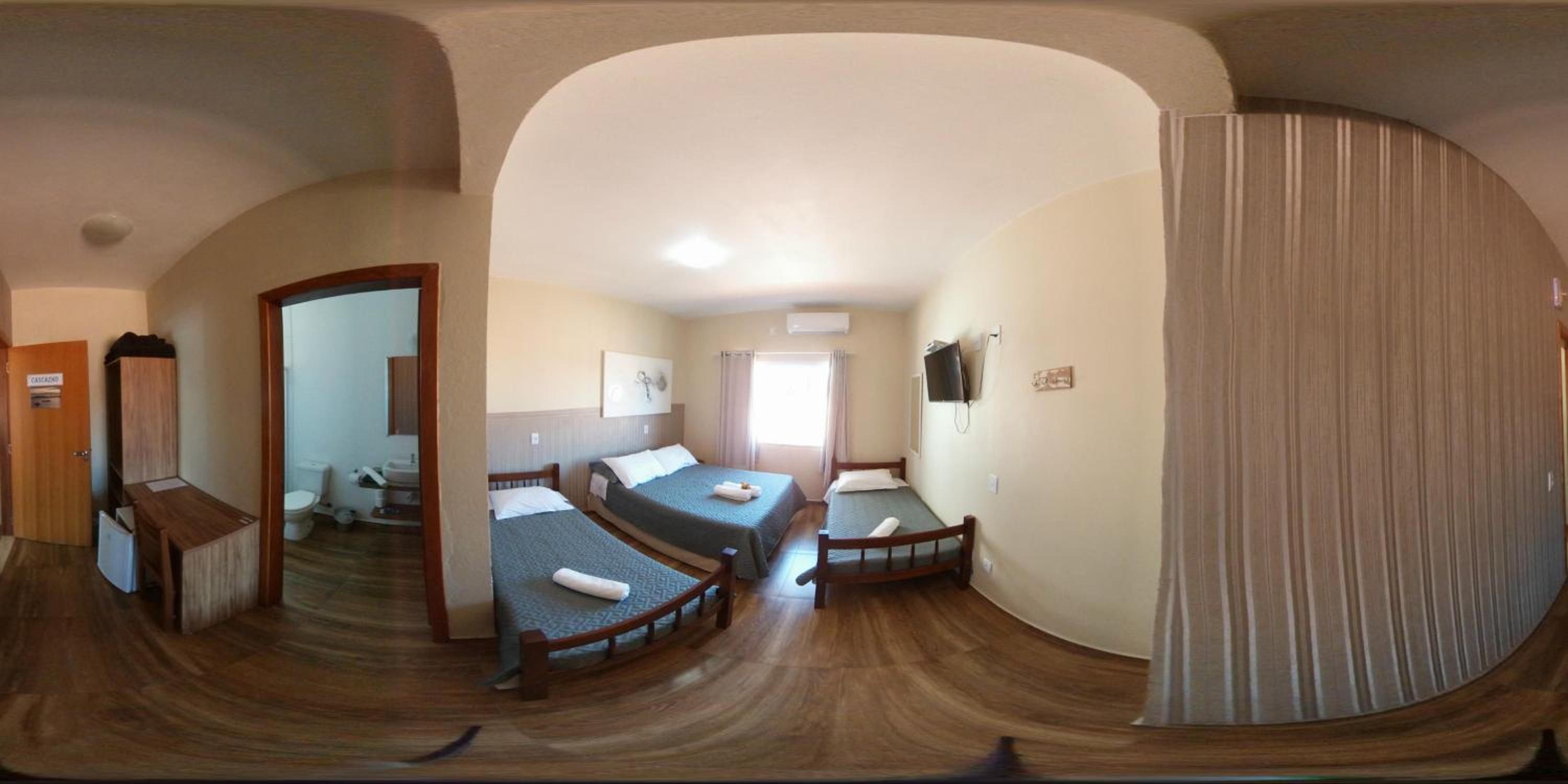 Quadruple Room - Photo 21