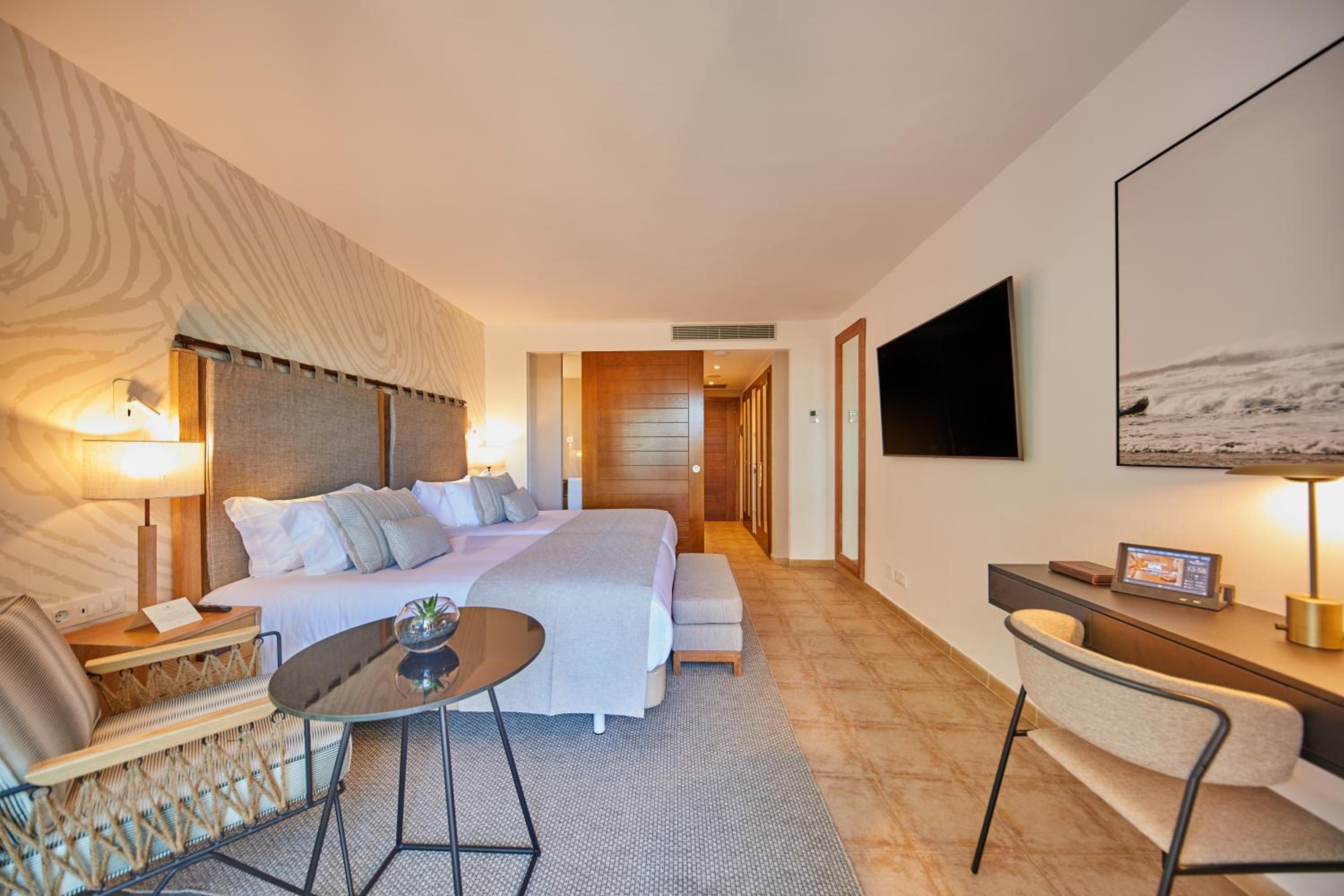 Double Room thumbnail 5
