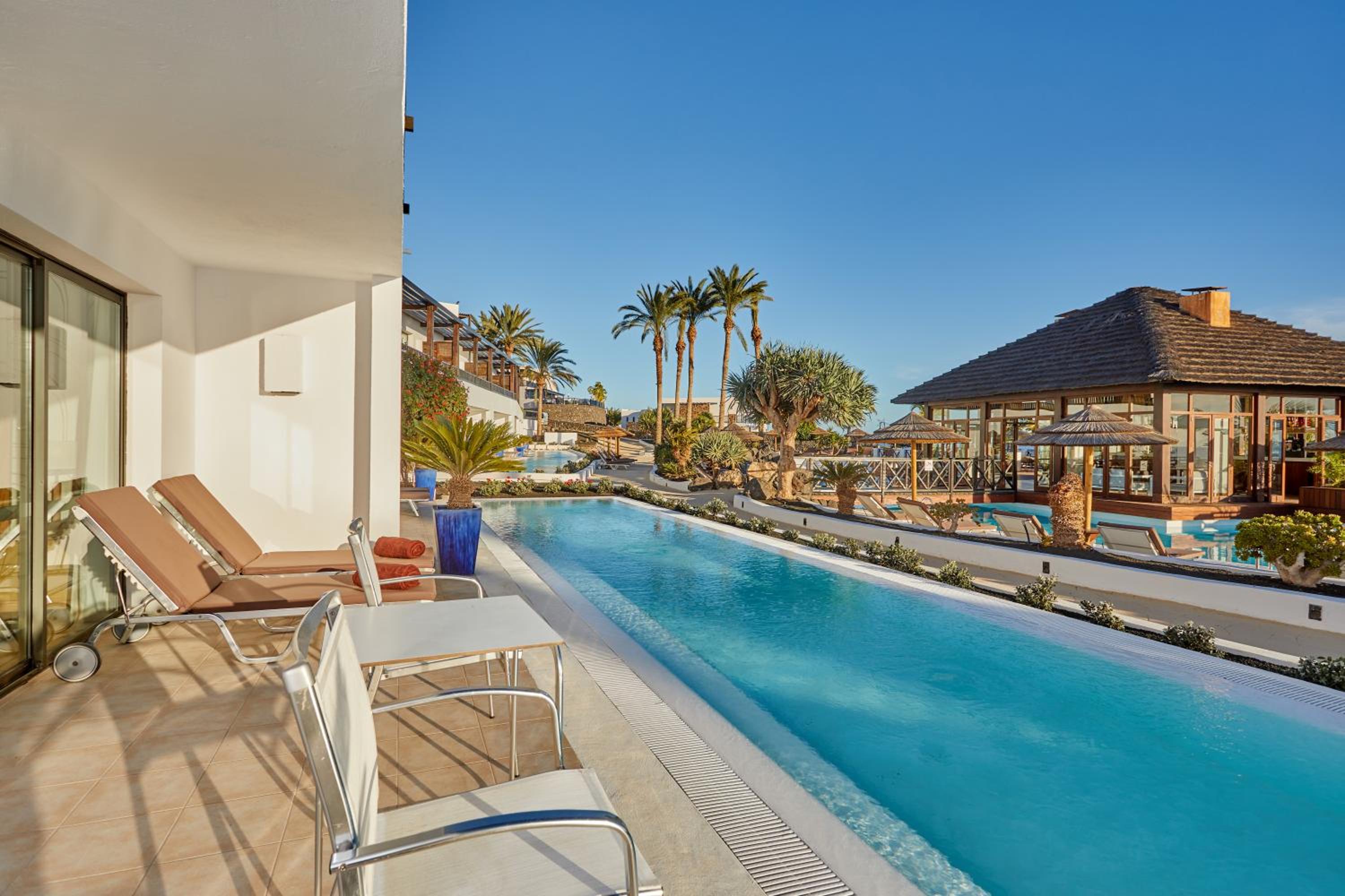 Suite Ocean View Swim Up Preferred Club thumbnail 6