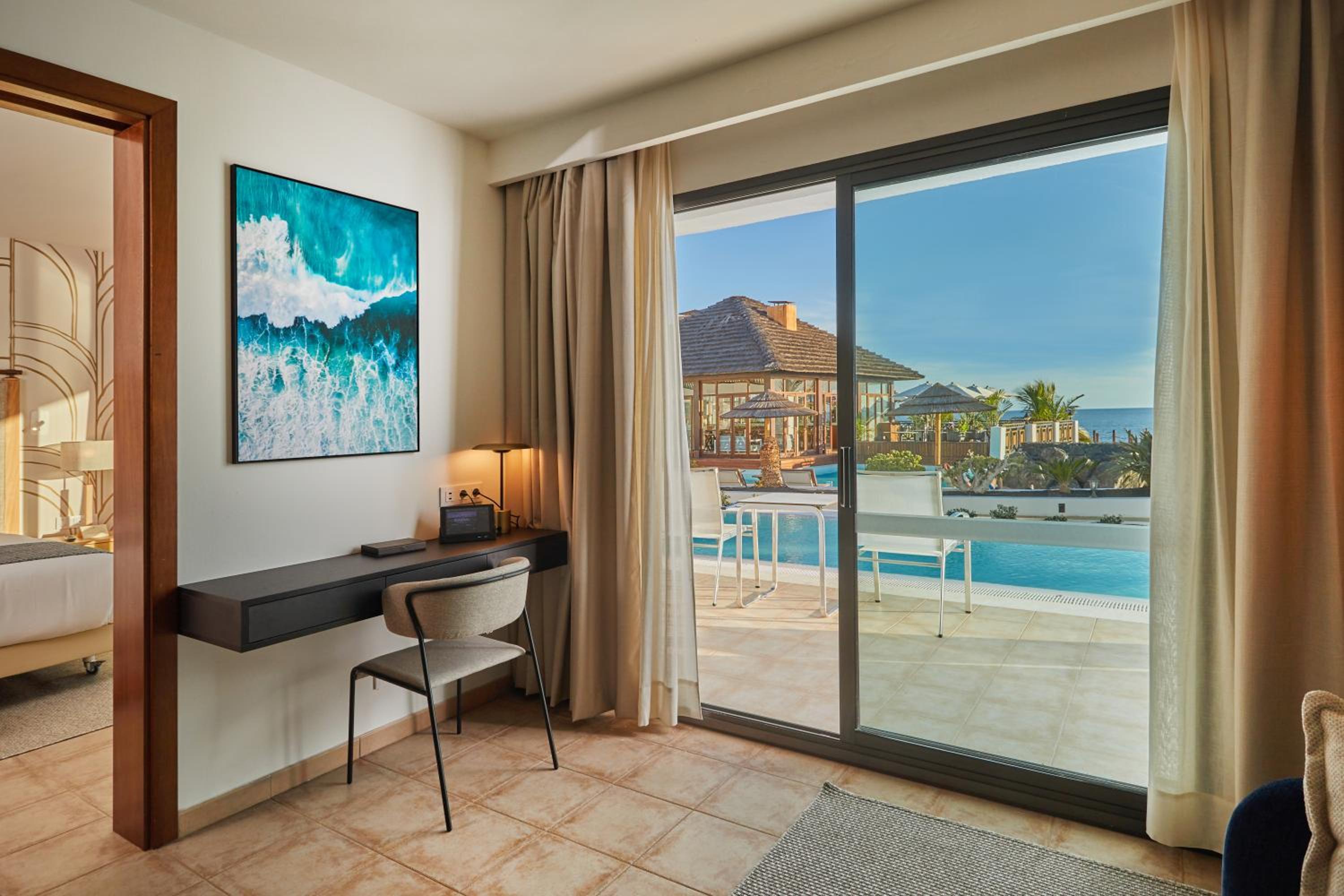 Suite Ocean View Swim Up Preferred Club - Photo 8