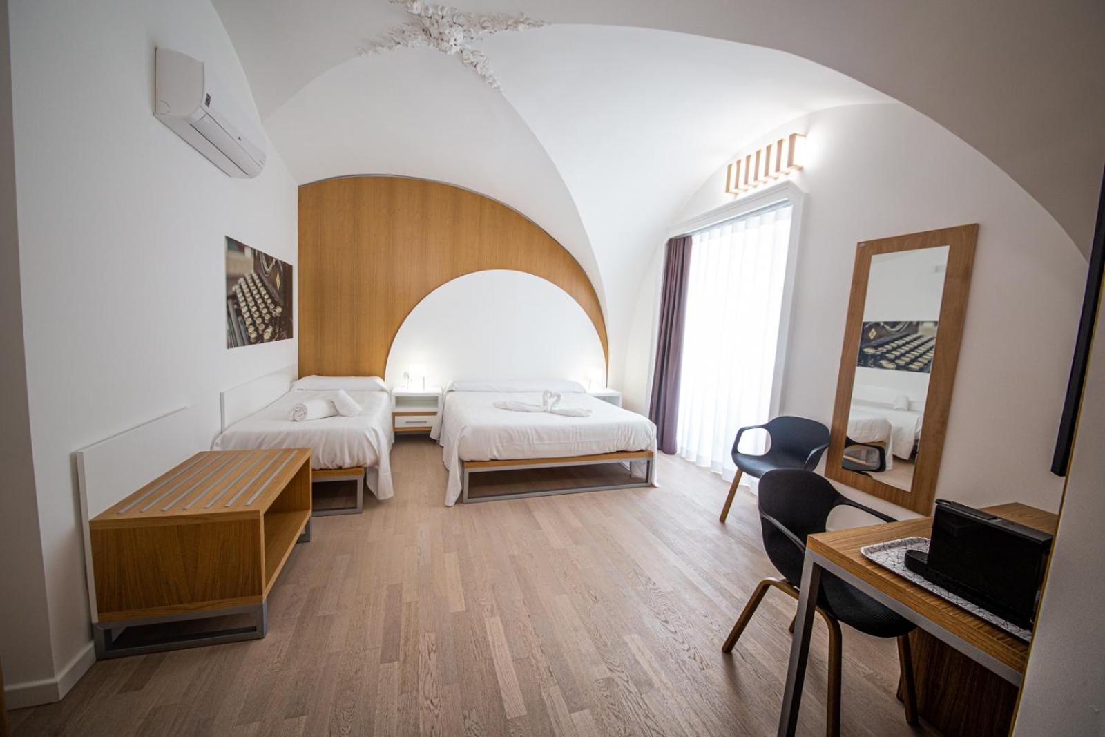 Deluxe Double Room with Extra Bed photo 2
