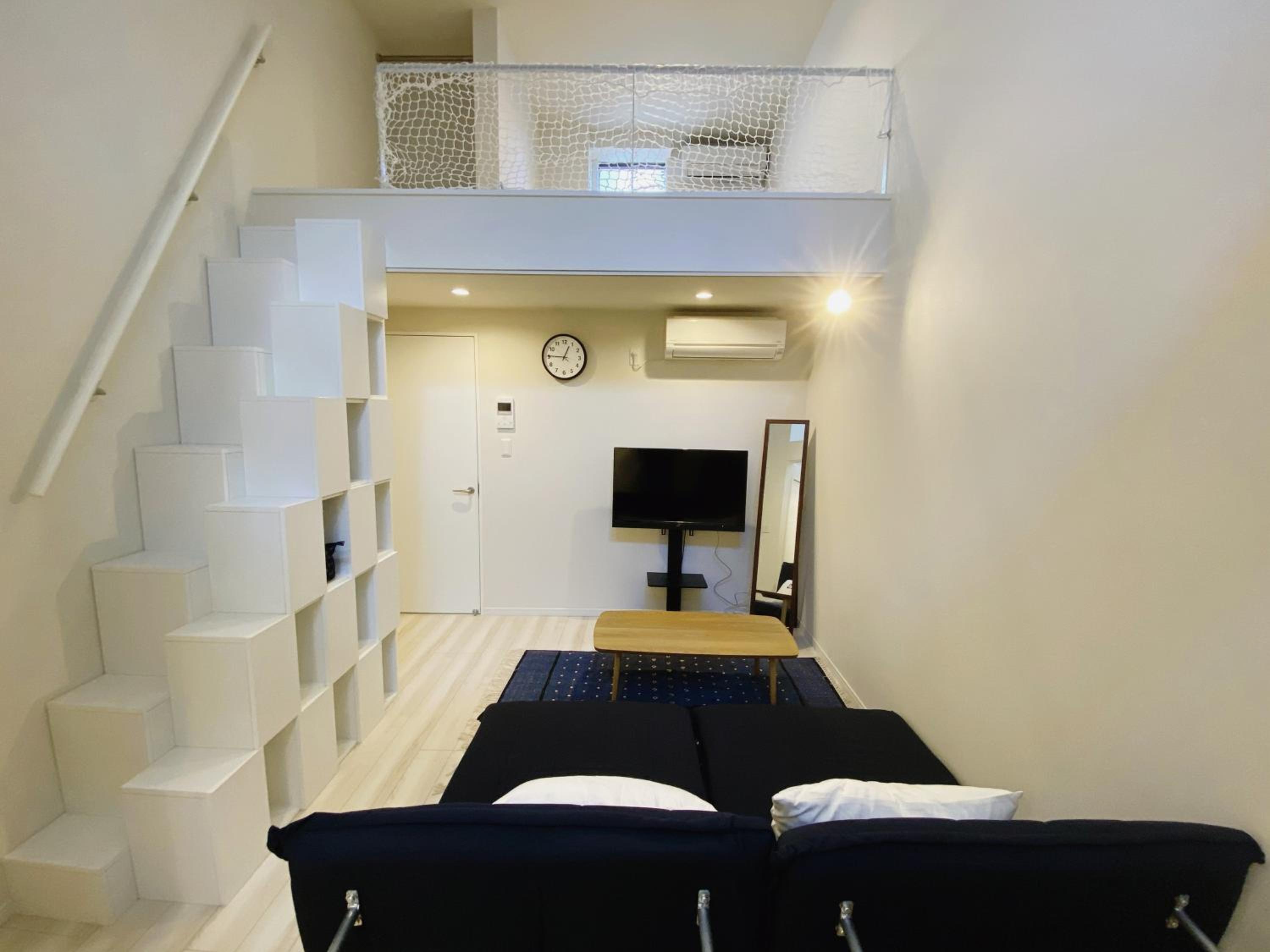 One-Bedroom Apartment photo 1