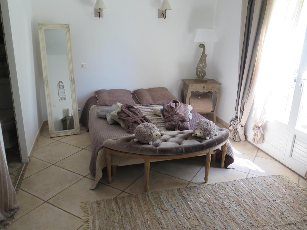 Deluxe Double Room with Bath - Photo 2