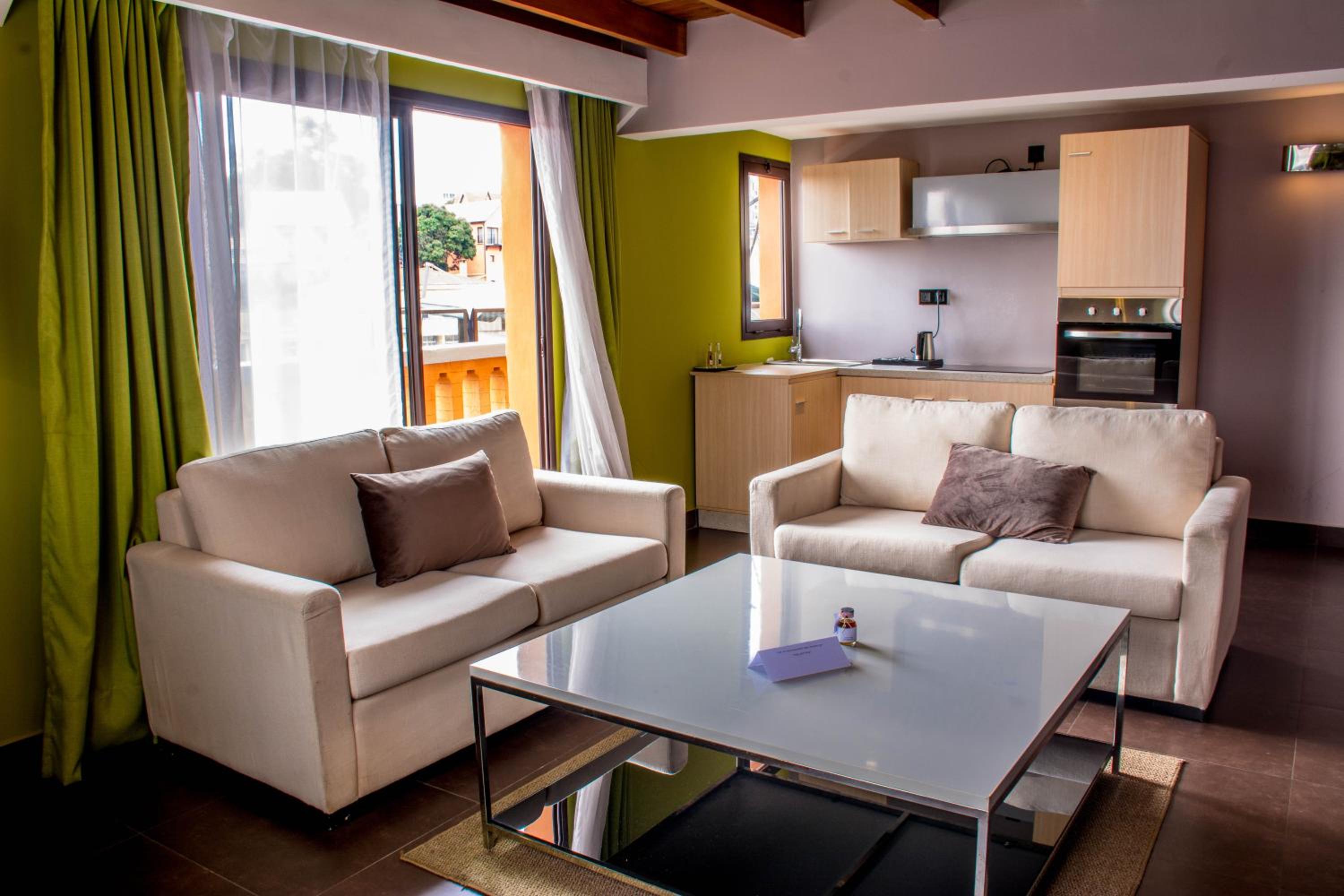 Deluxe Apartment