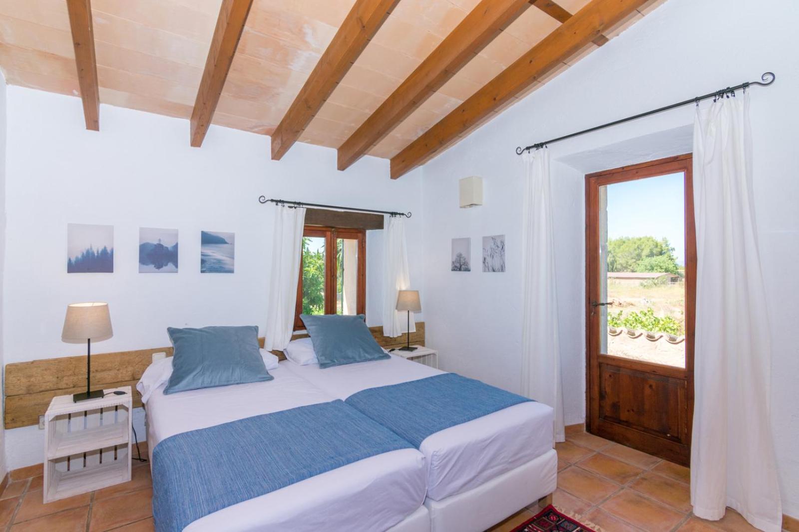 Villa photo 2