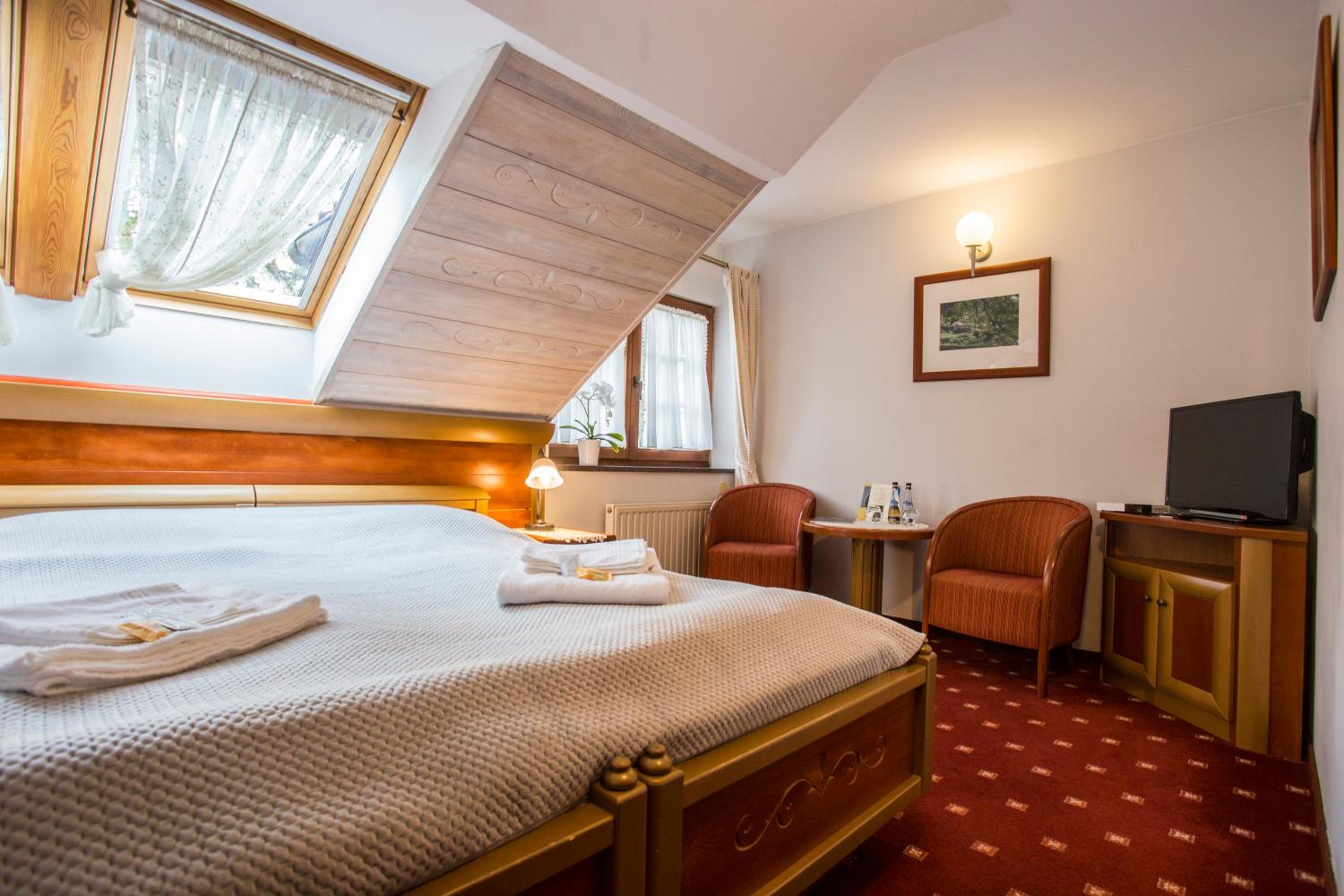 Standard Double Room - Photo 5