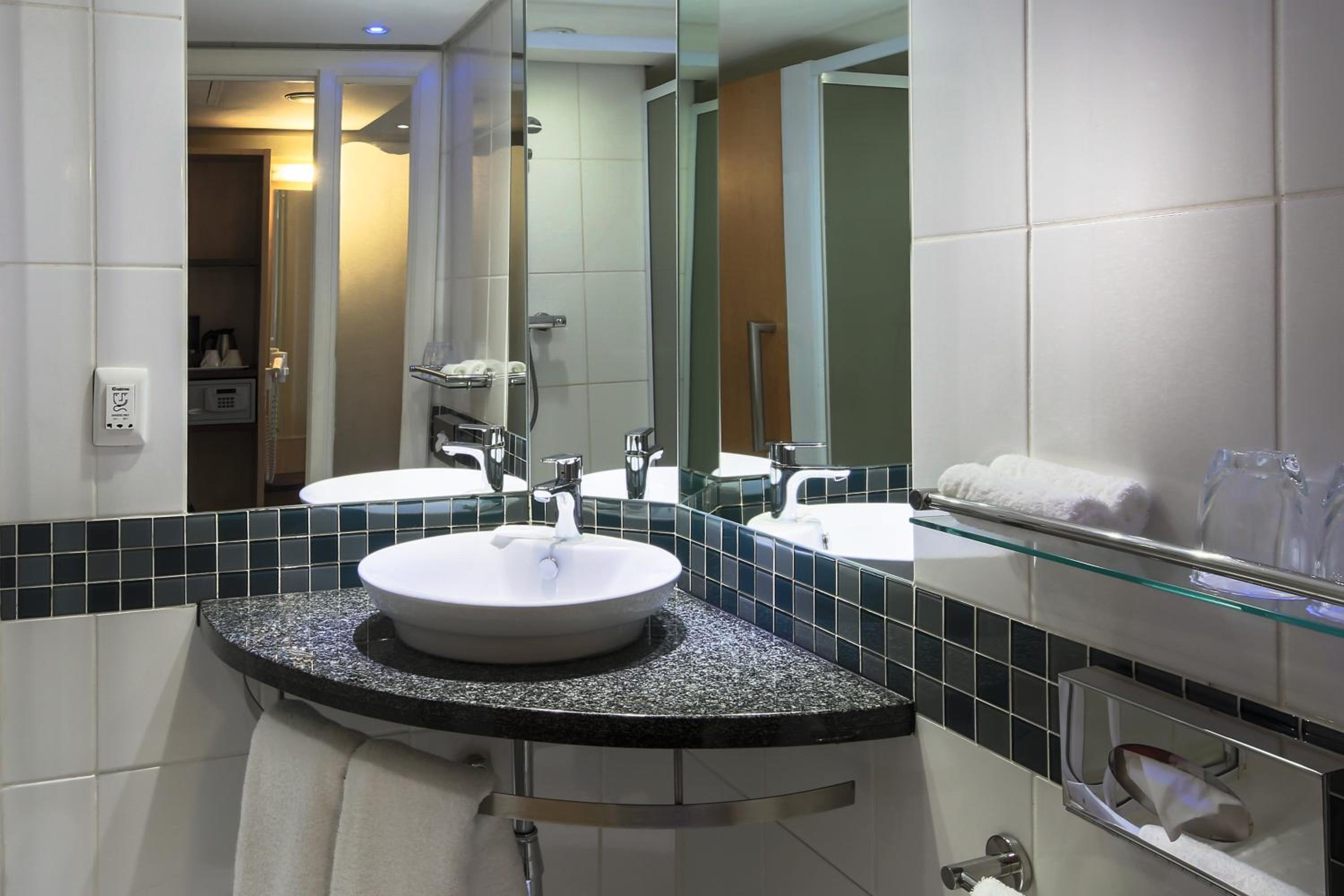 Standard Double Room - Photo 5