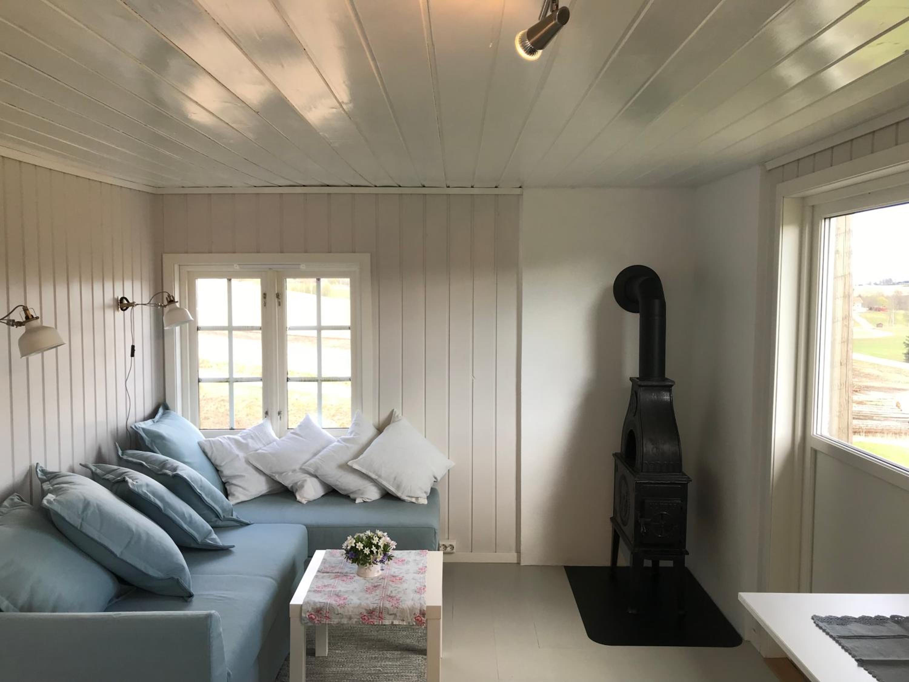 One-Bedroom House photo 1