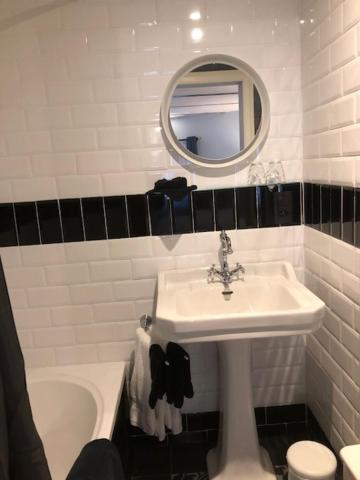 Double or Twin Room with Extra Bed photo 2